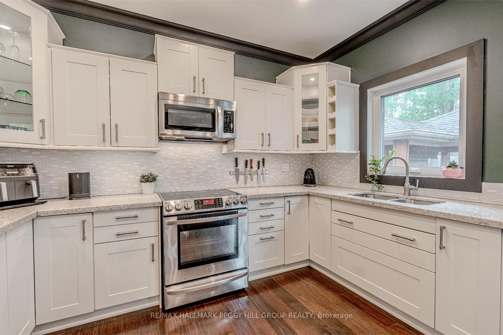 Photo 5 of 8 Thrushwood Drive, Barrie, Holly — HOMEH