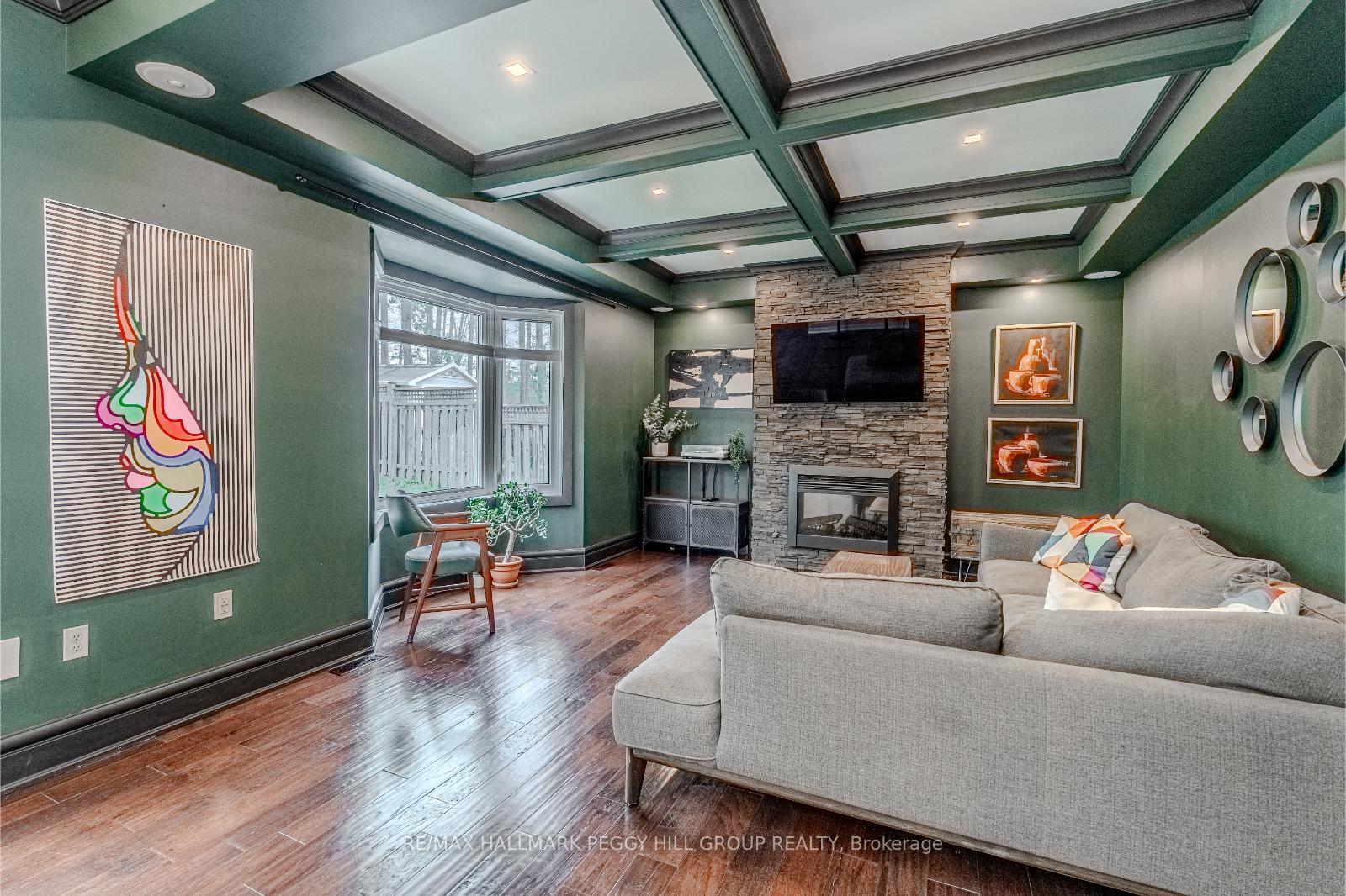 Photo 7 of 8 Thrushwood Drive, Barrie, Holly — HOMEH