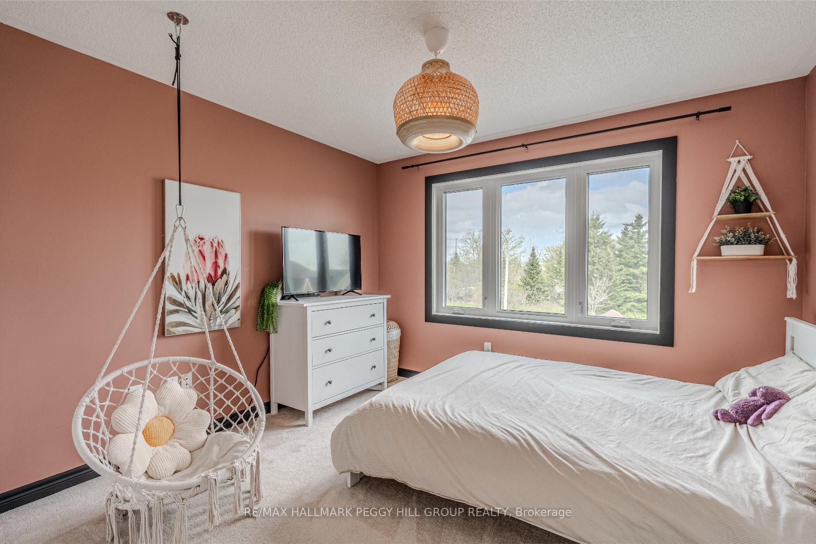 Photo 14 of 8 Thrushwood Drive, Barrie, Holly — HOMEH