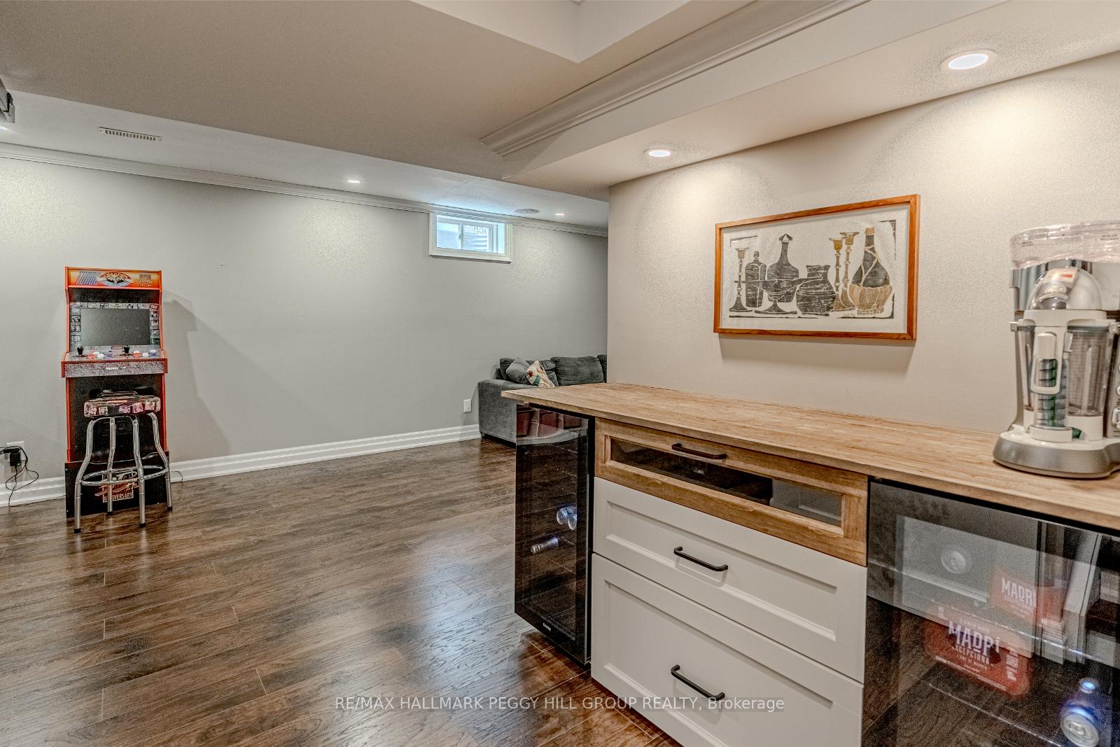 Photo 19 of 8 Thrushwood Drive, Barrie, Holly — HOMEH