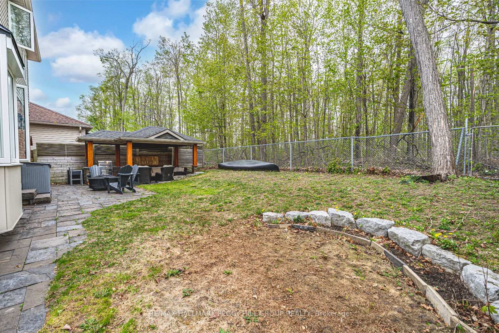 Photo 22 of 8 Thrushwood Drive, Barrie, Holly — HOMEH