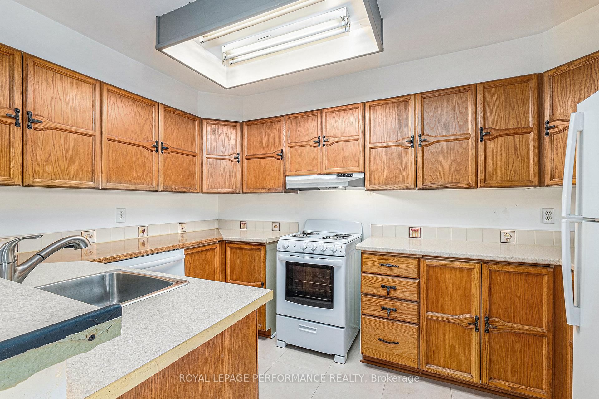 Photo 12 of Unit 205, 535 Canteval Terrace, Ottawa, Fallingbrook/Pineridge — HOMEH