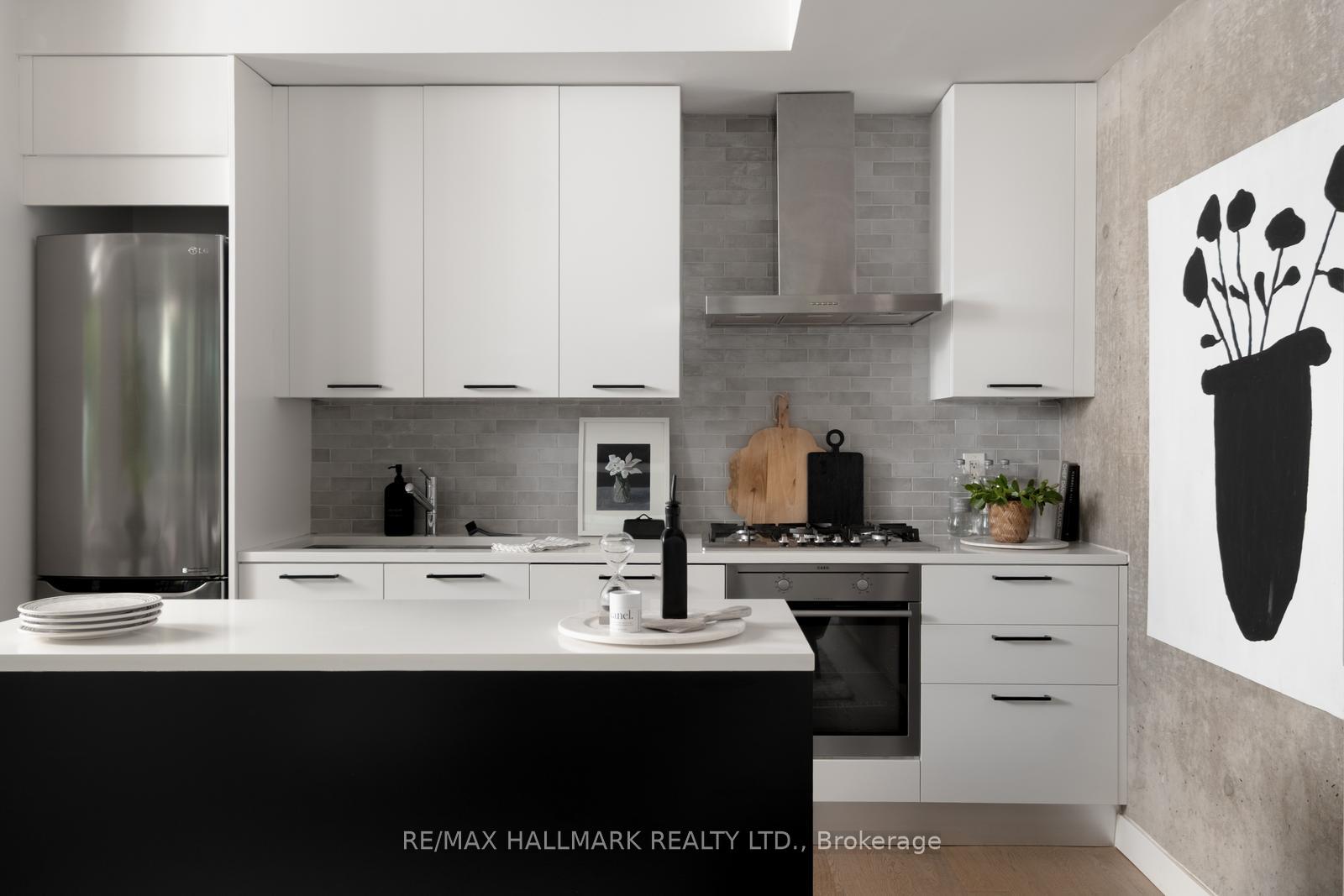 Photo 7 of Unit 607, 90 Broadview Avenue, Toronto, South Riverdale — HOMEH
