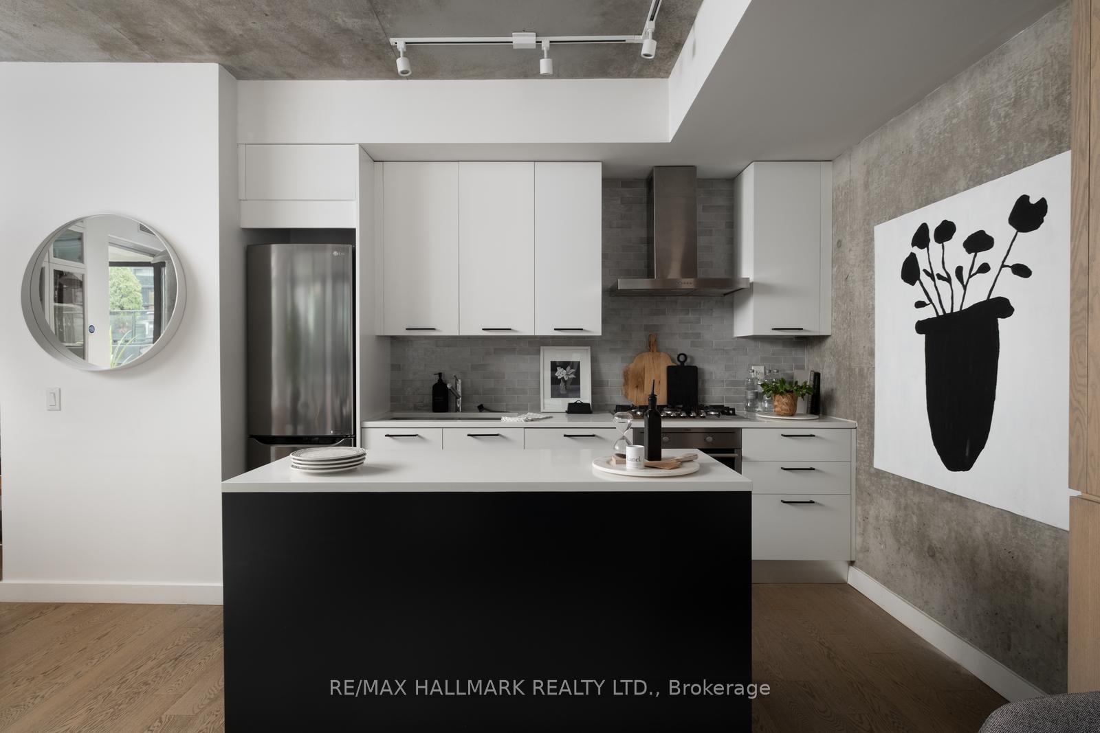 Photo 8 of Unit 607, 90 Broadview Avenue, Toronto, South Riverdale — HOMEH
