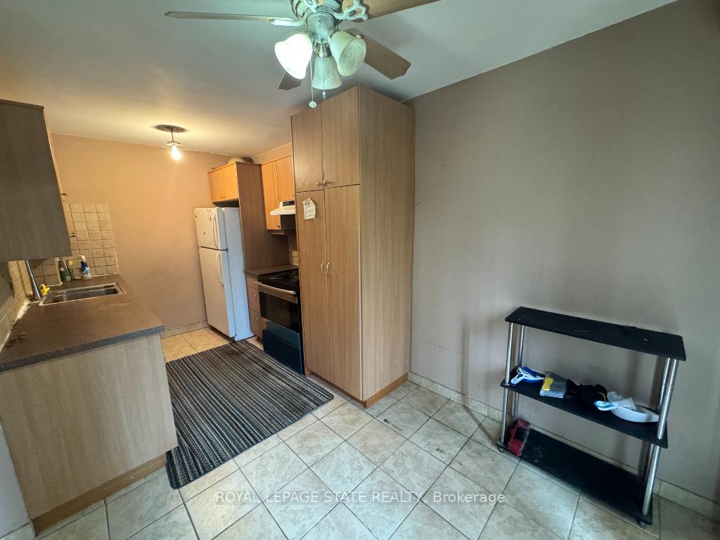 Photo 5 of Unit 10, 914 Mohawk Road E, Hamilton, Lisgar — HOMEH