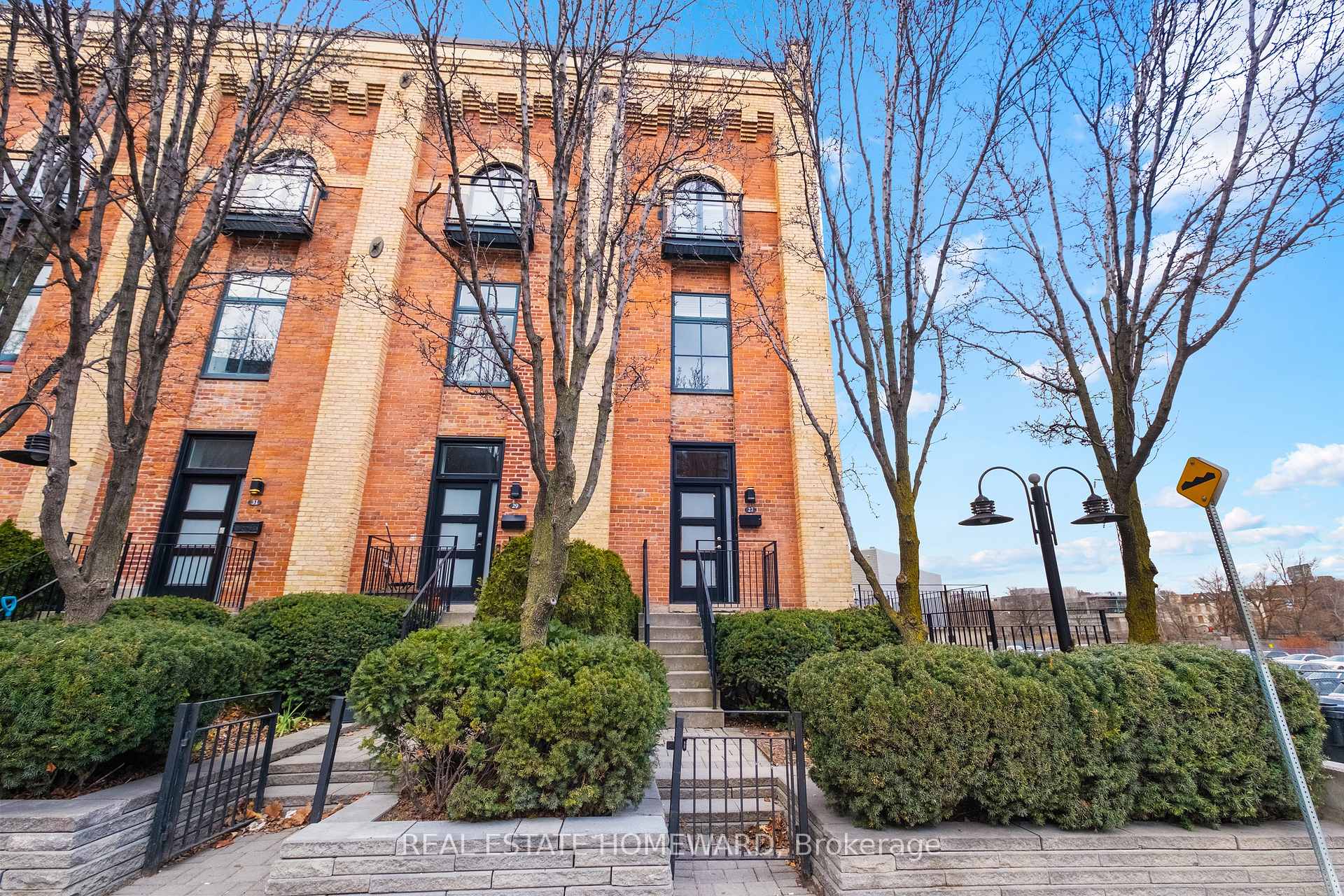 Photo 2 of 27 Old Brewery Lane, Toronto, Regent Park — HOMEH