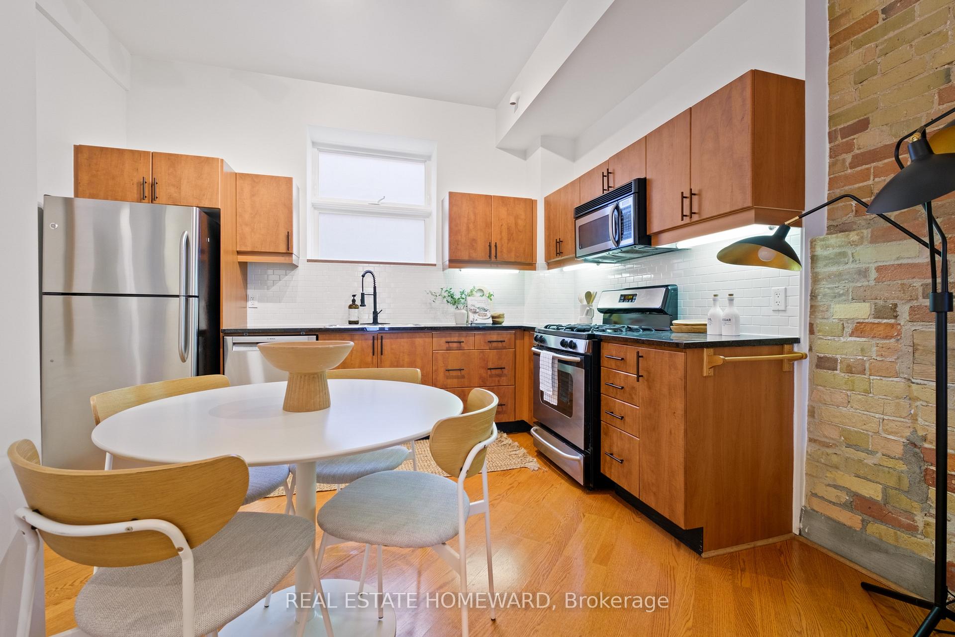 Photo 8 of 27 Old Brewery Lane, Toronto, Regent Park — HOMEH