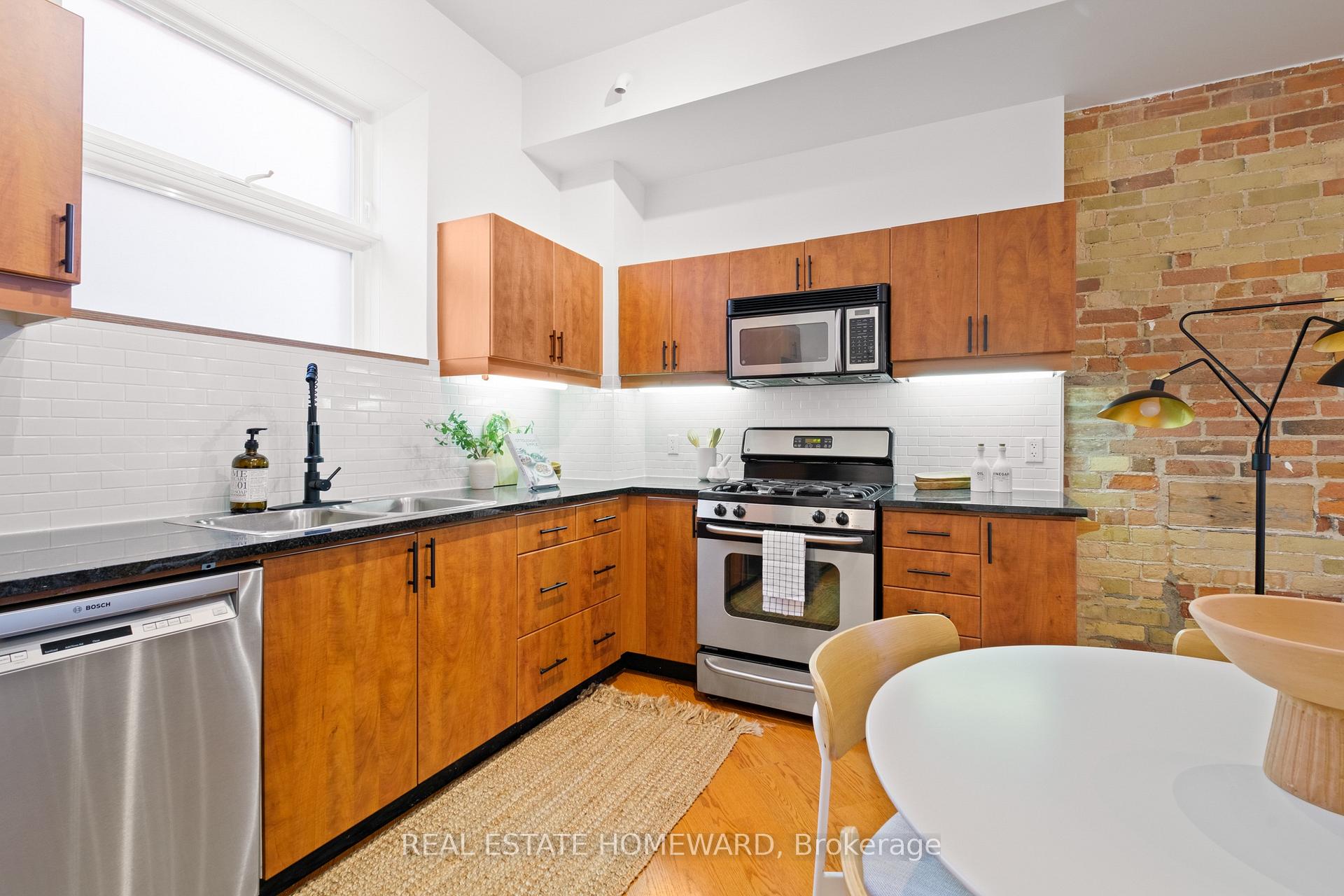 Photo 9 of 27 Old Brewery Lane, Toronto, Regent Park — HOMEH