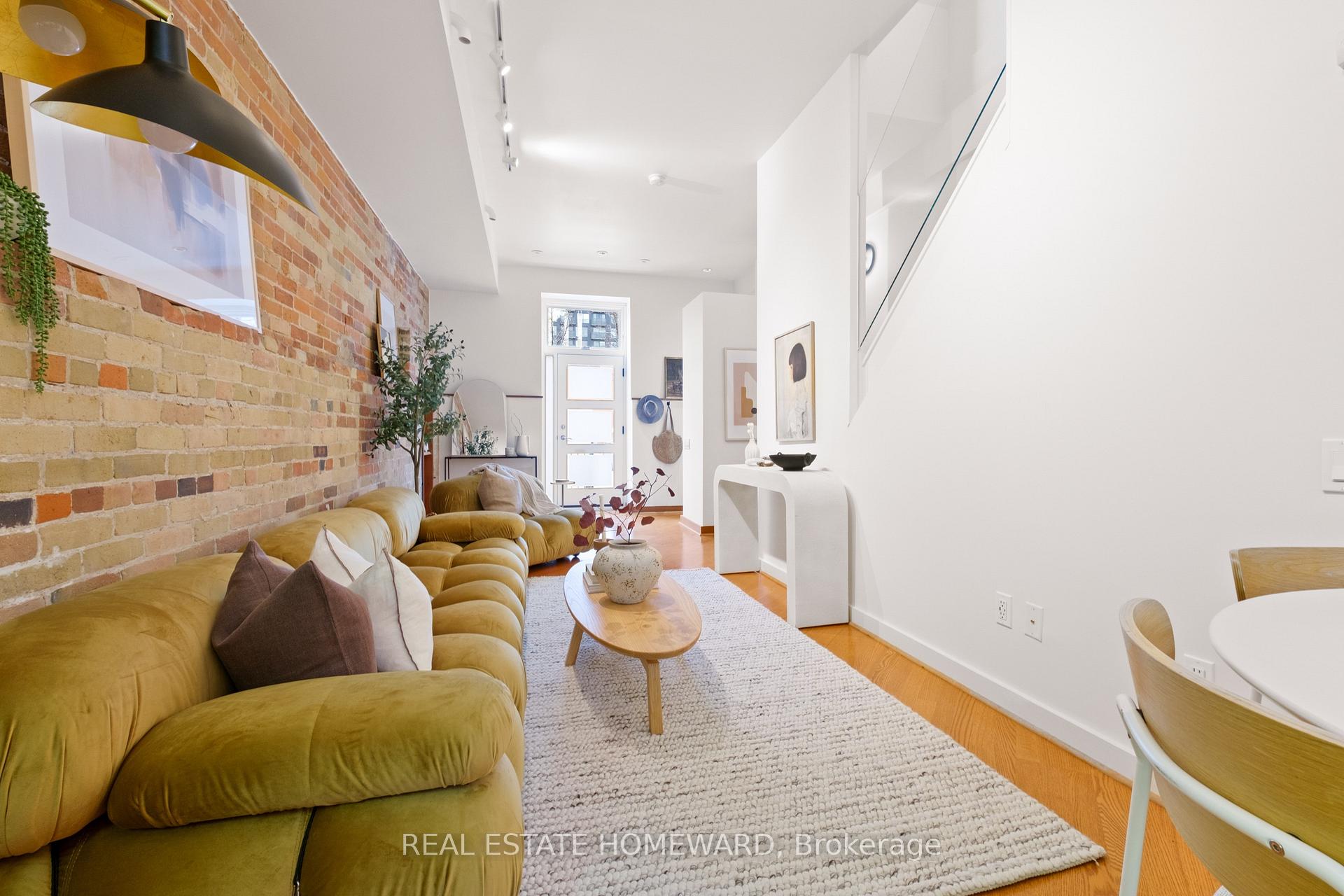 Photo 10 of 27 Old Brewery Lane, Toronto, Regent Park — HOMEH