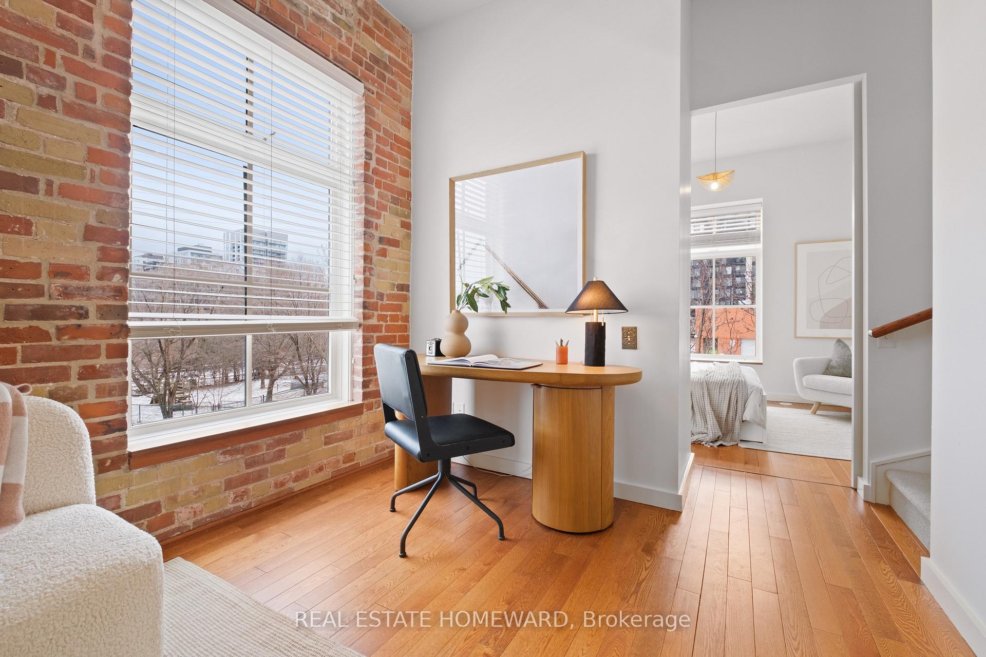 Photo 13 of 27 Old Brewery Lane, Toronto, Regent Park — HOMEH