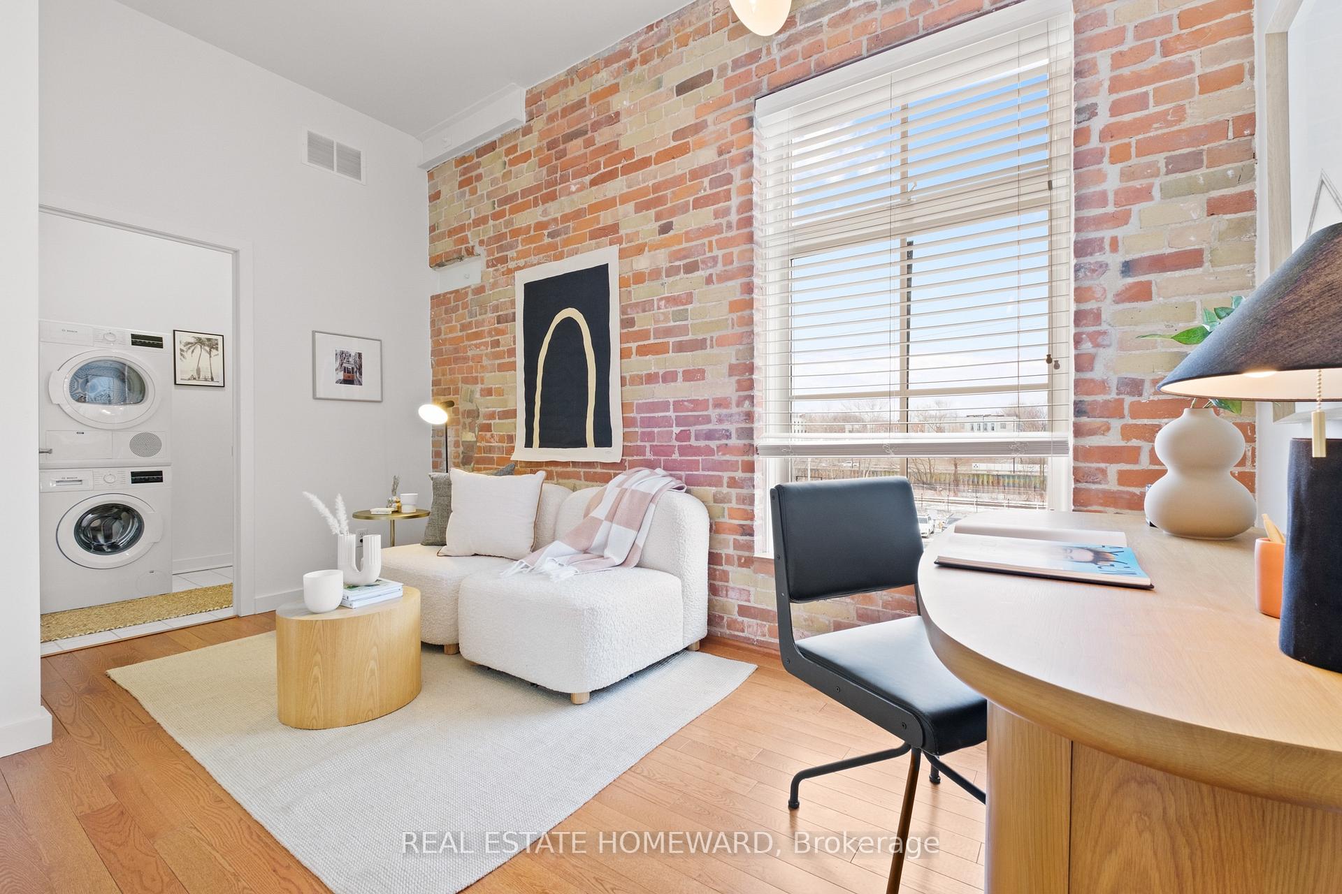 Photo 14 of 27 Old Brewery Lane, Toronto, Regent Park — HOMEH