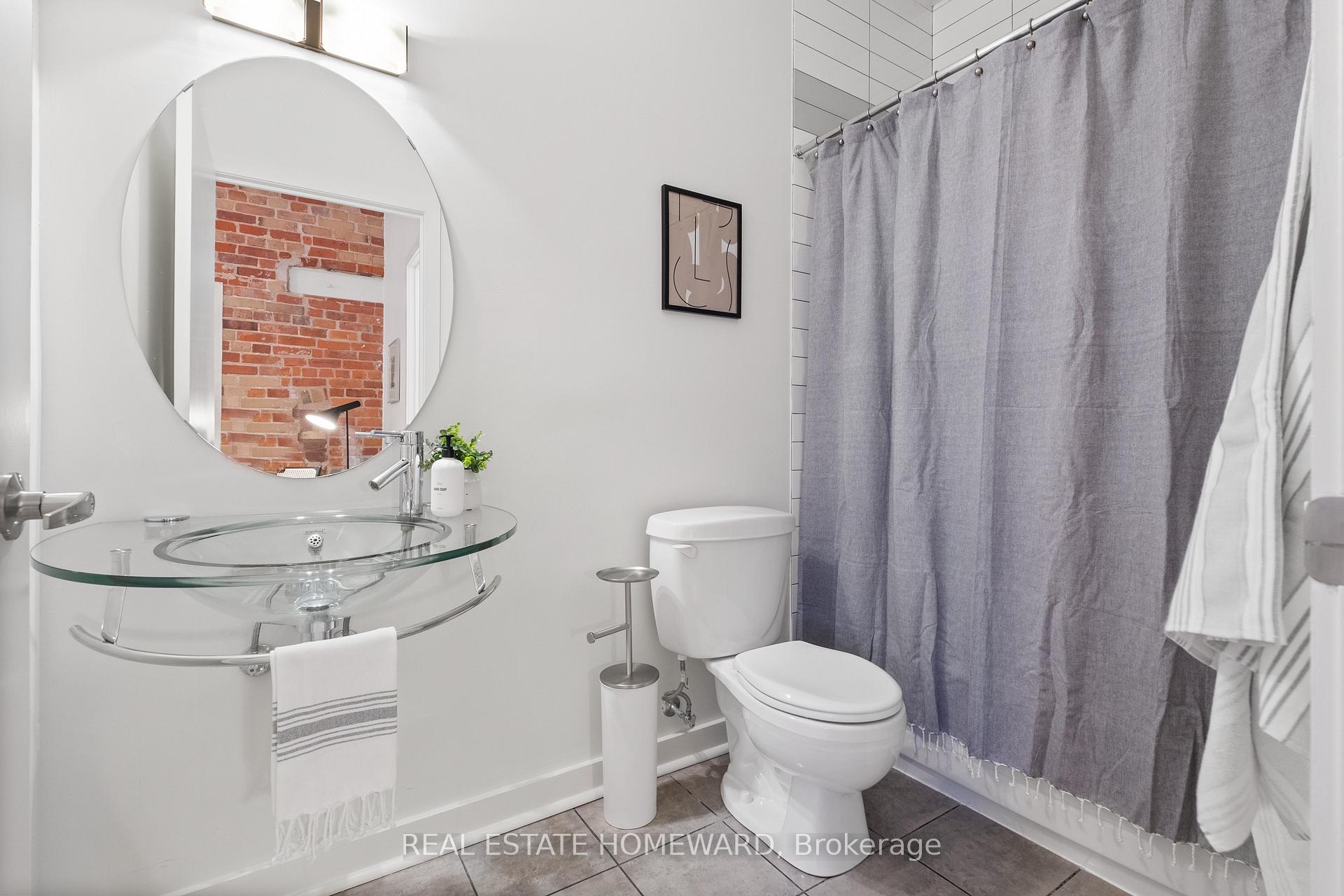 Photo 20 of 27 Old Brewery Lane, Toronto, Regent Park — HOMEH