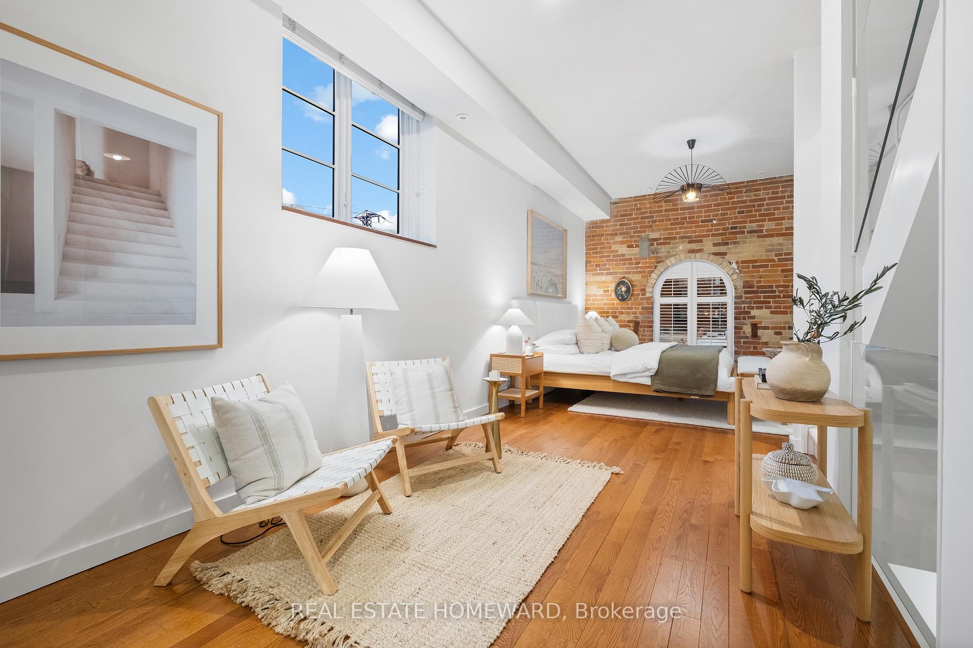 Photo 21 of 27 Old Brewery Lane, Toronto, Regent Park — HOMEH