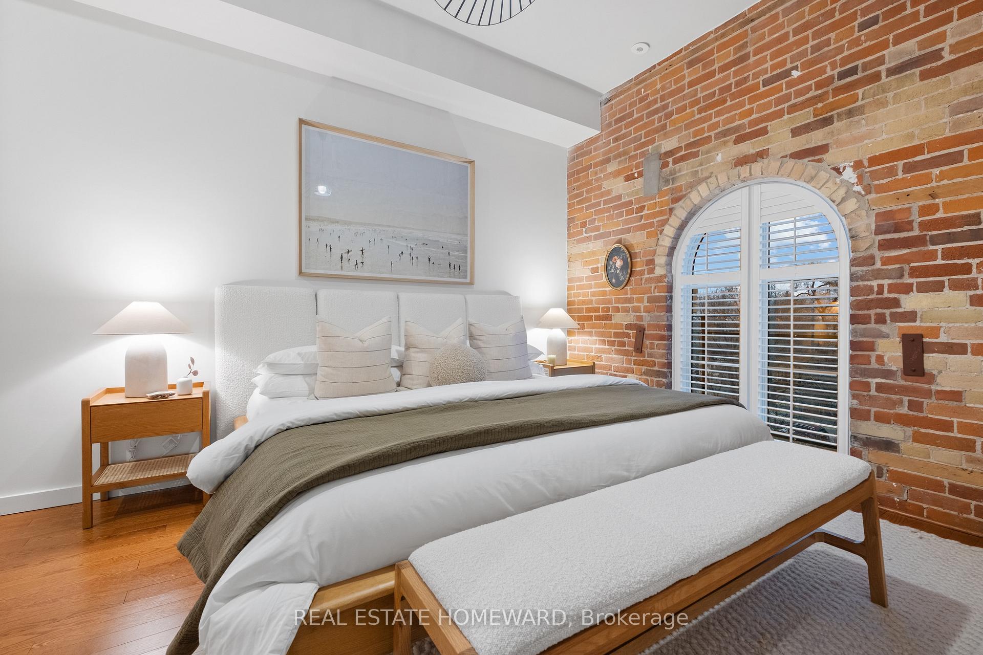 Photo 23 of 27 Old Brewery Lane, Toronto, Regent Park — HOMEH