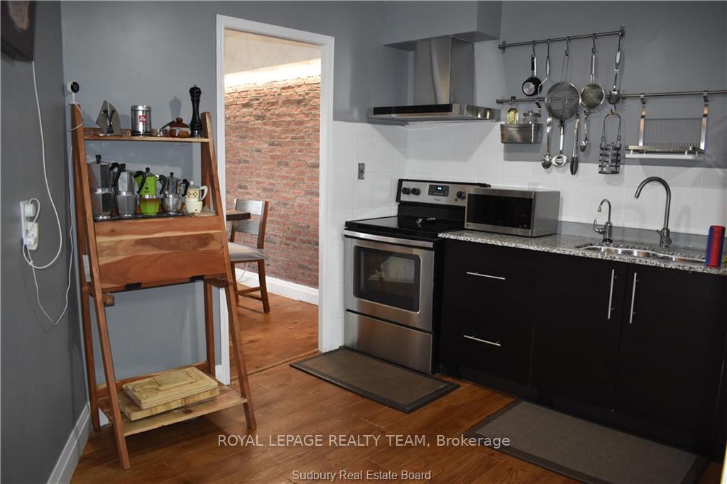 Photo 6 of Unit 1510, 15 Vicora Linkway, Toronto, Flemingdon Park — HOMEH