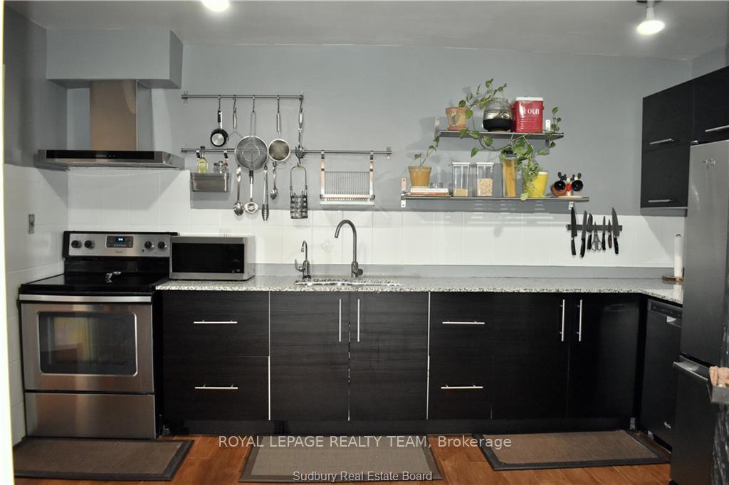 Photo 7 of Unit 1510, 15 Vicora Linkway, Toronto, Flemingdon Park — HOMEH