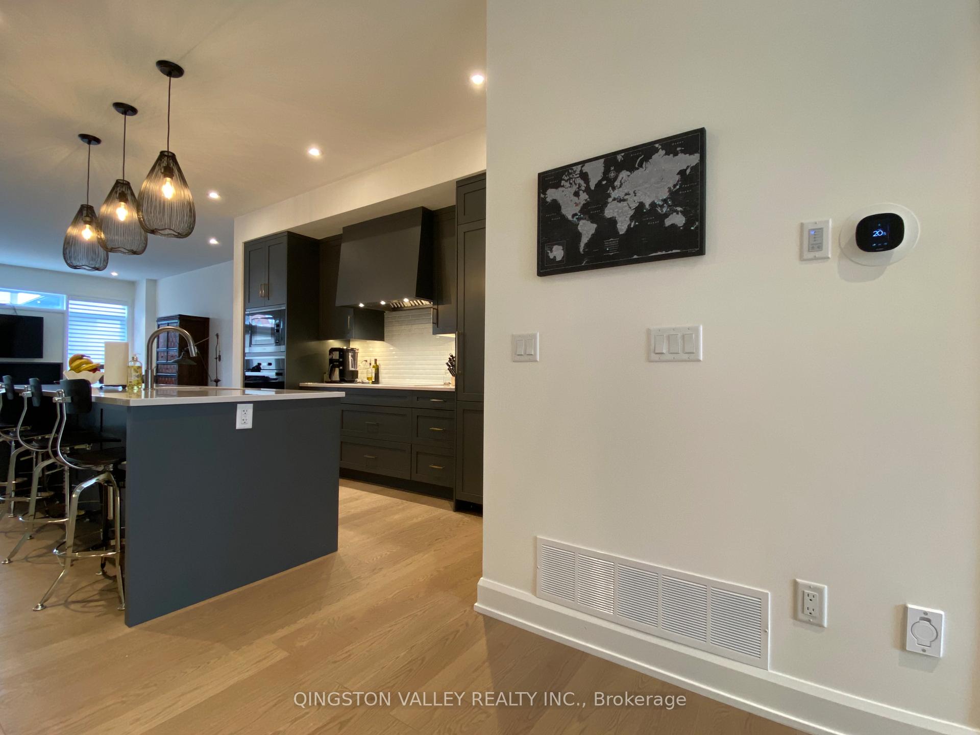 Photo 6 of 522 Edison Avenue, Ottawa, McKellar/Highland — HOMEH