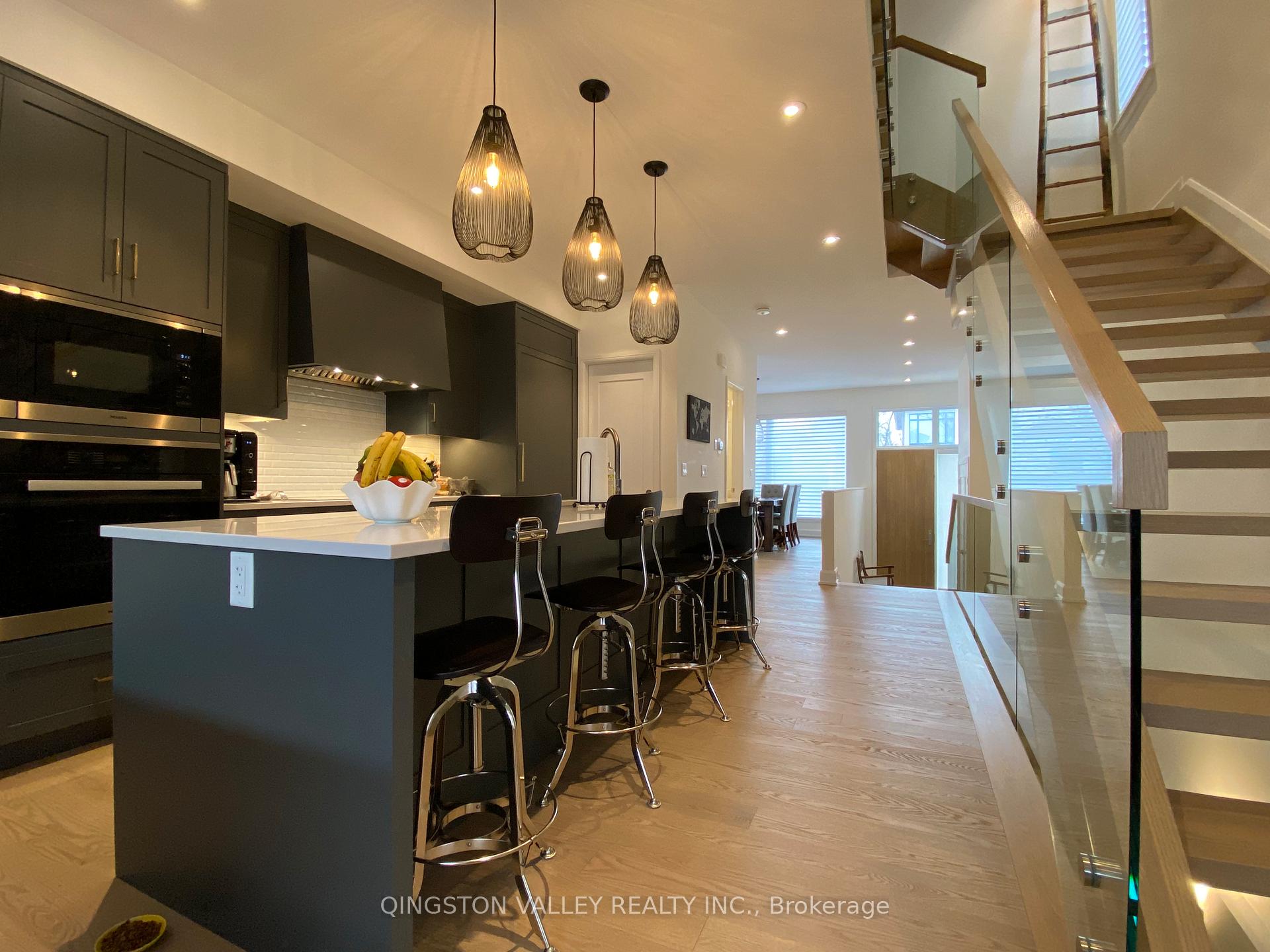 Photo 7 of 522 Edison Avenue, Ottawa, McKellar/Highland — HOMEH