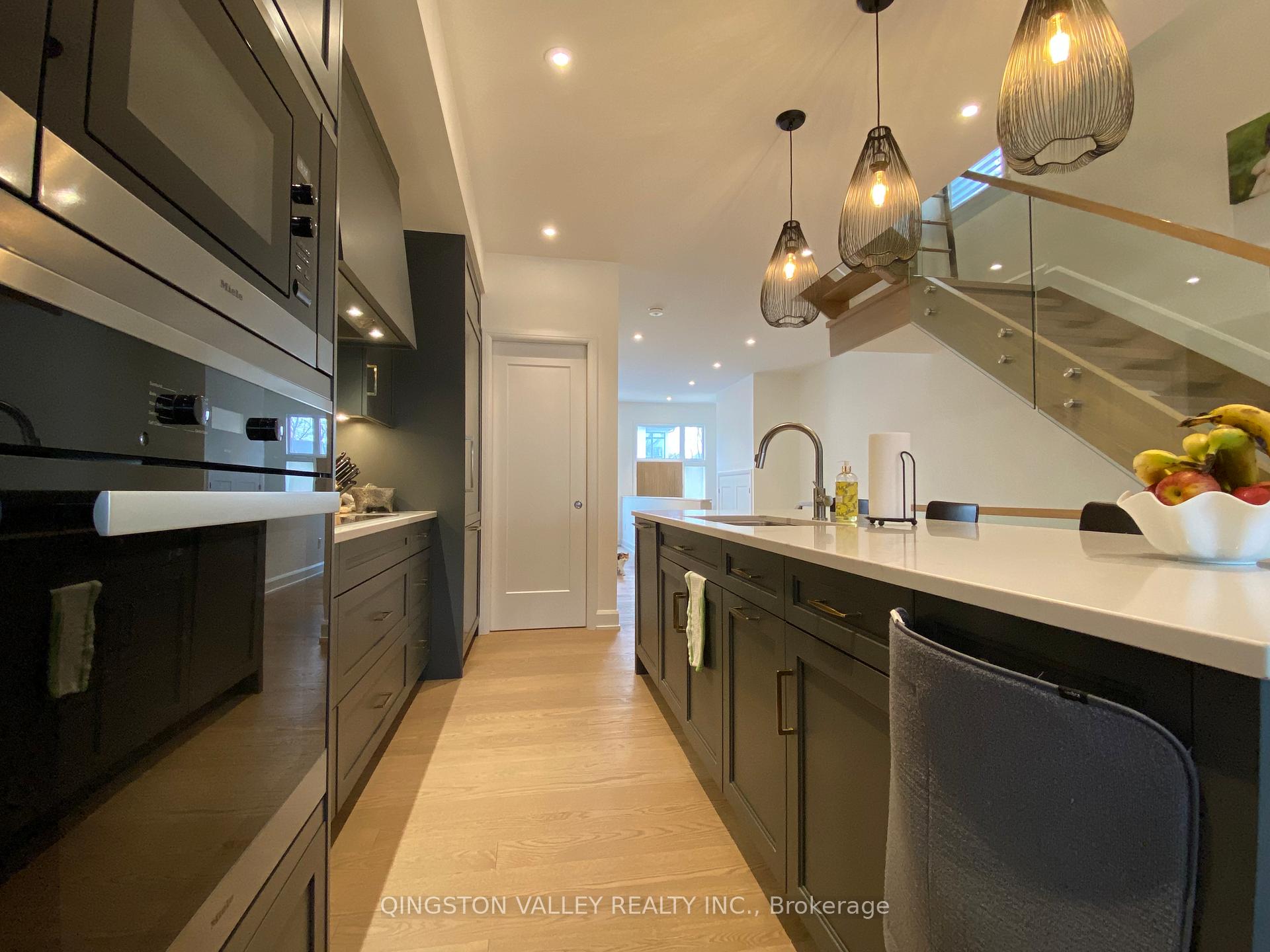 Photo 8 of 522 Edison Avenue, Ottawa, McKellar/Highland — HOMEH