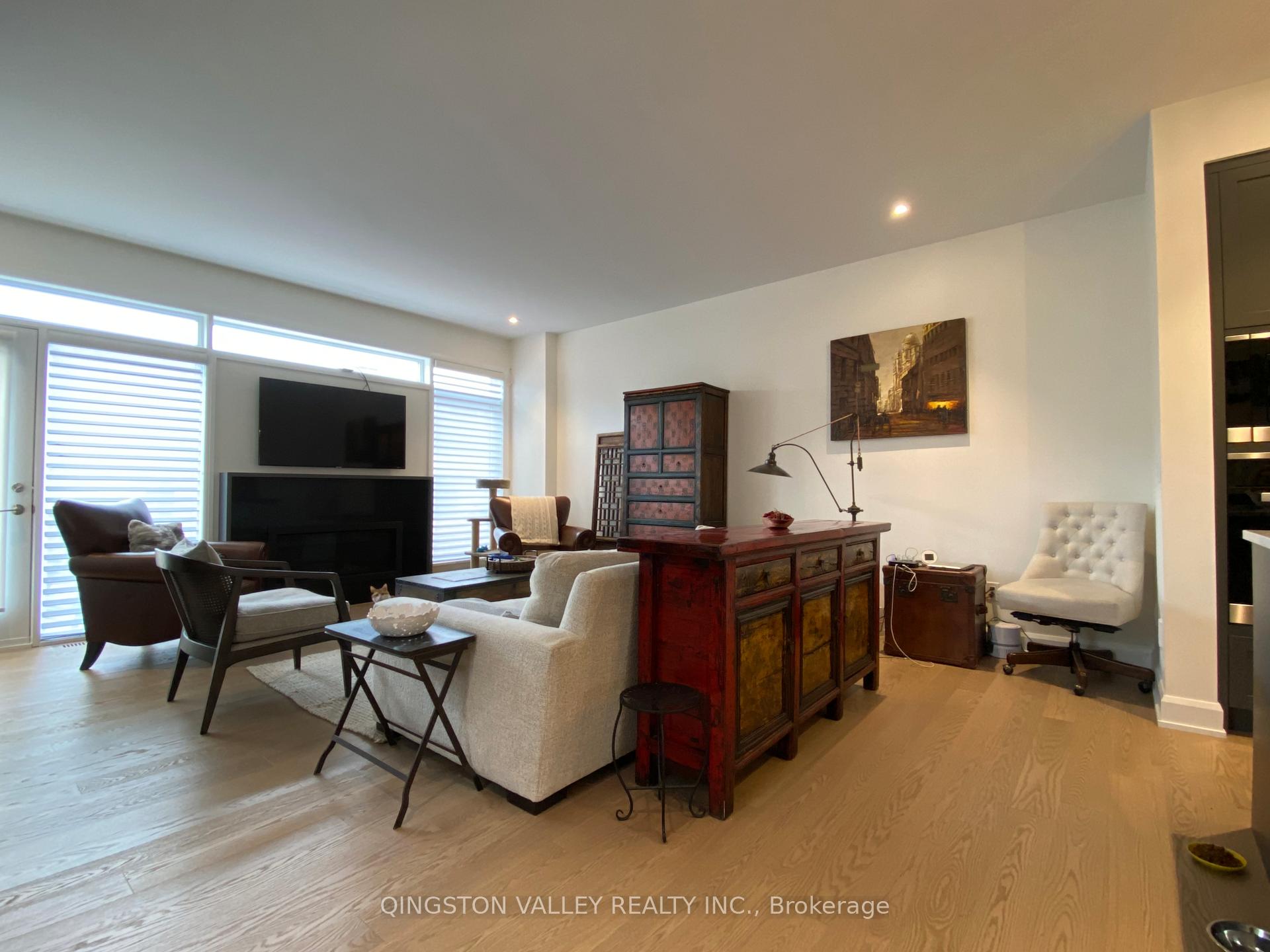 Photo 11 of 522 Edison Avenue, Ottawa, McKellar/Highland — HOMEH