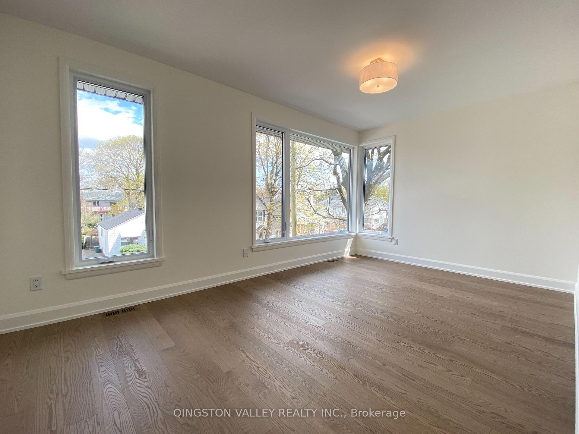 Photo 18 of 522 Edison Avenue, Ottawa, McKellar/Highland — HOMEH