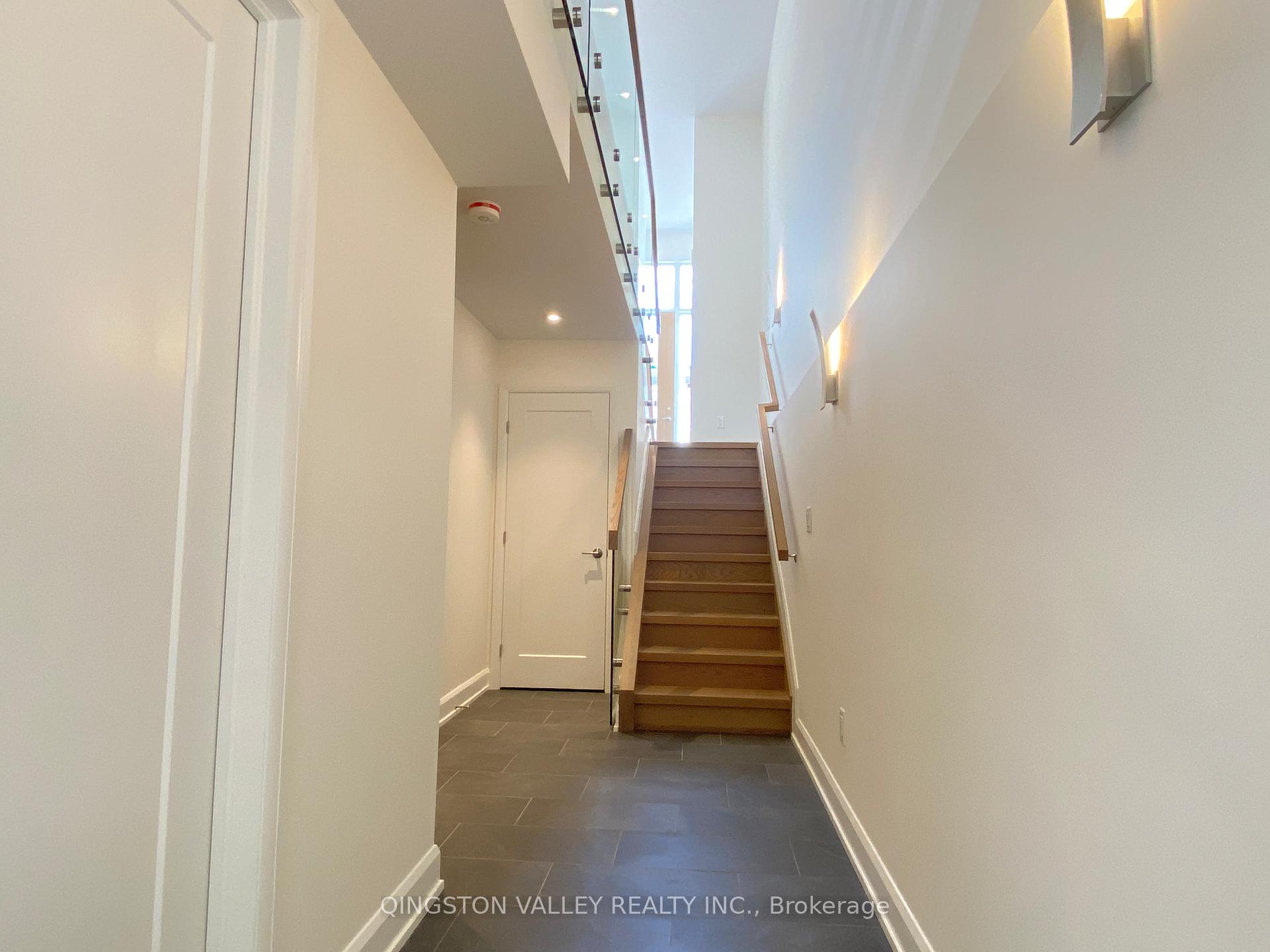 Photo 25 of 522 Edison Avenue, Ottawa, McKellar/Highland — HOMEH