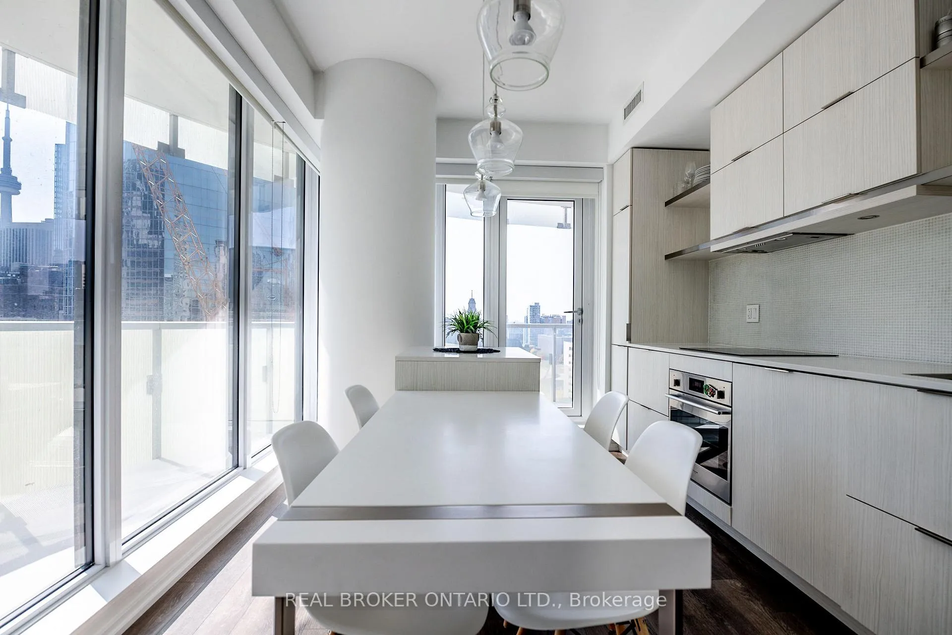 Photo 4 of Unit 1309, 197 Yonge Street, Toronto, Church-Yonge Corridor — HOMEH