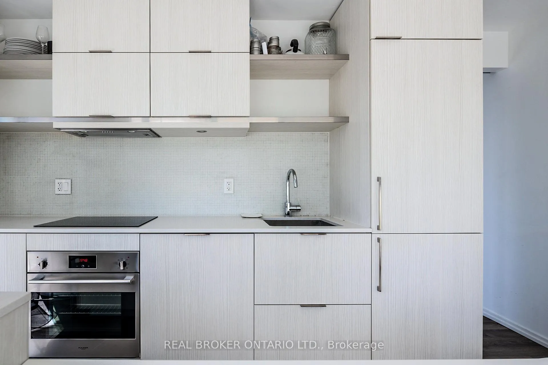 Photo 5 of Unit 1309, 197 Yonge Street, Toronto, Church-Yonge Corridor — HOMEH