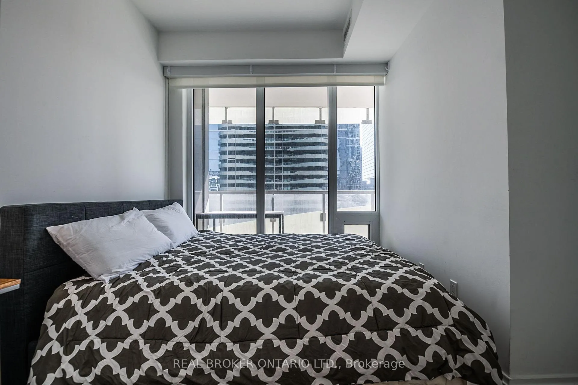 Photo 10 of Unit 1309, 197 Yonge Street, Toronto, Church-Yonge Corridor — HOMEH