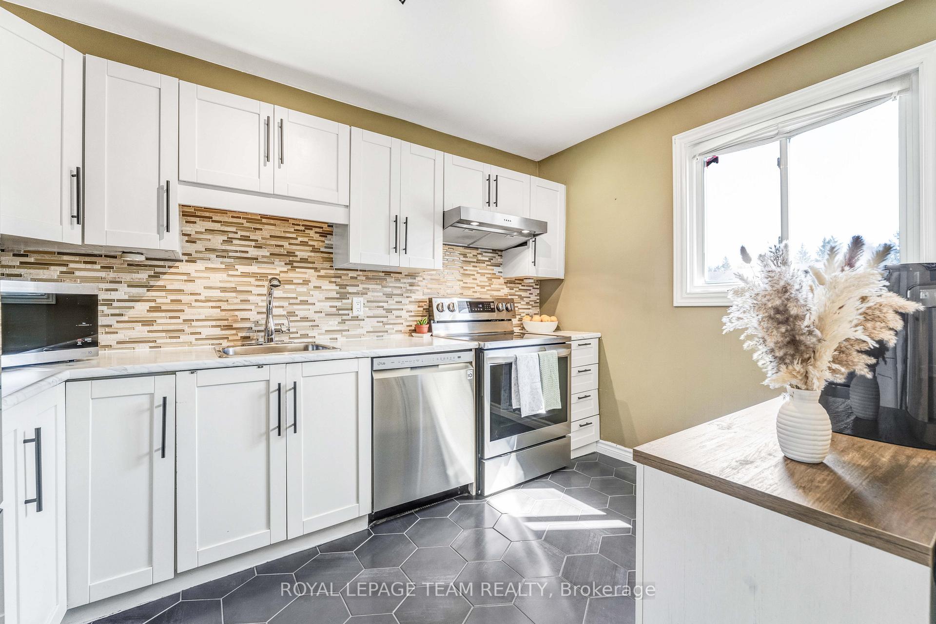 Photo 9 of Unit 66, 3344 Uplands Drive, Ottawa, Hunt Club — HOMEH