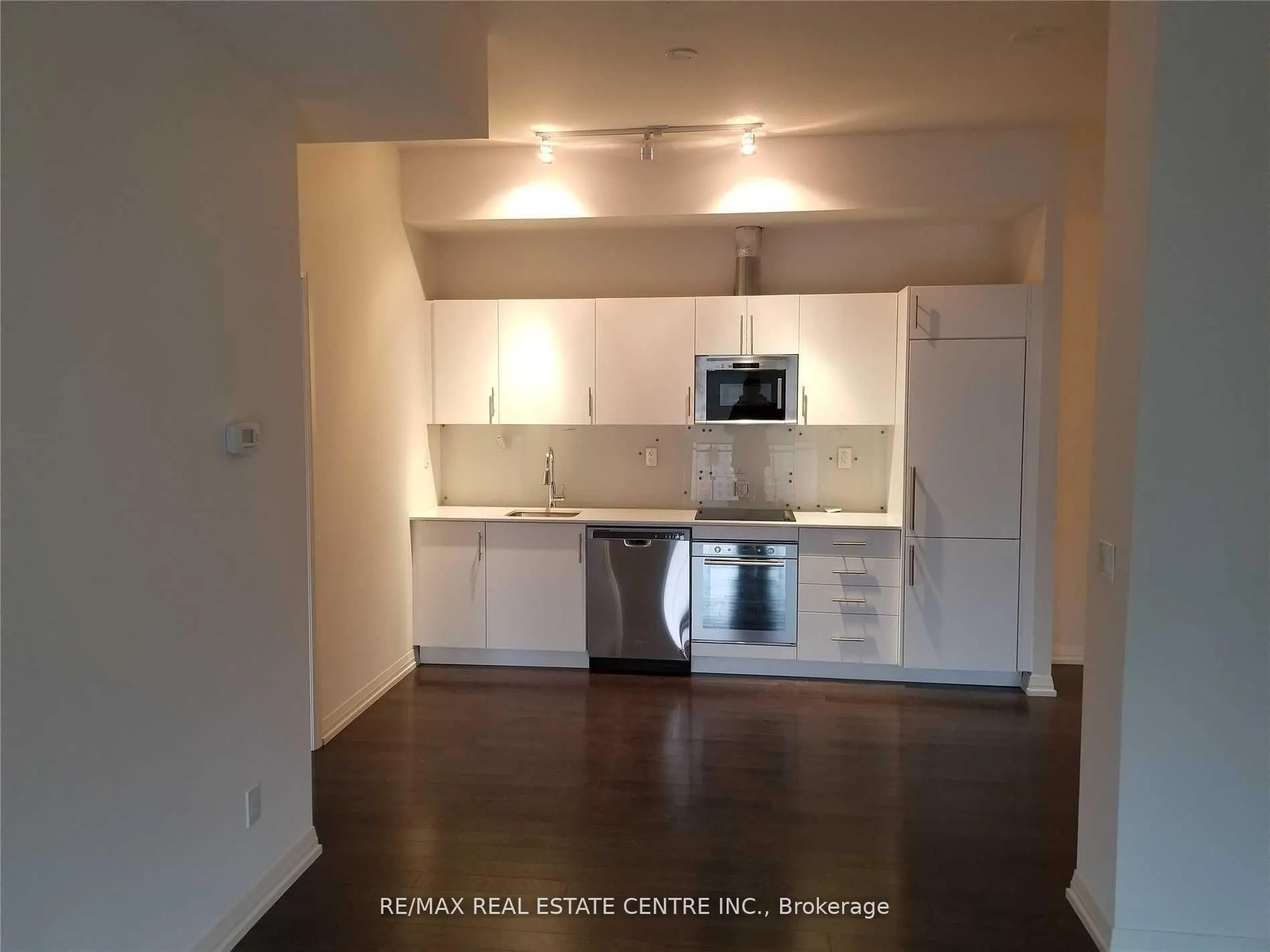 Photo 3 of Unit 2022, 460 Adelaide Street, Toronto, Moss Park — HOMEH
