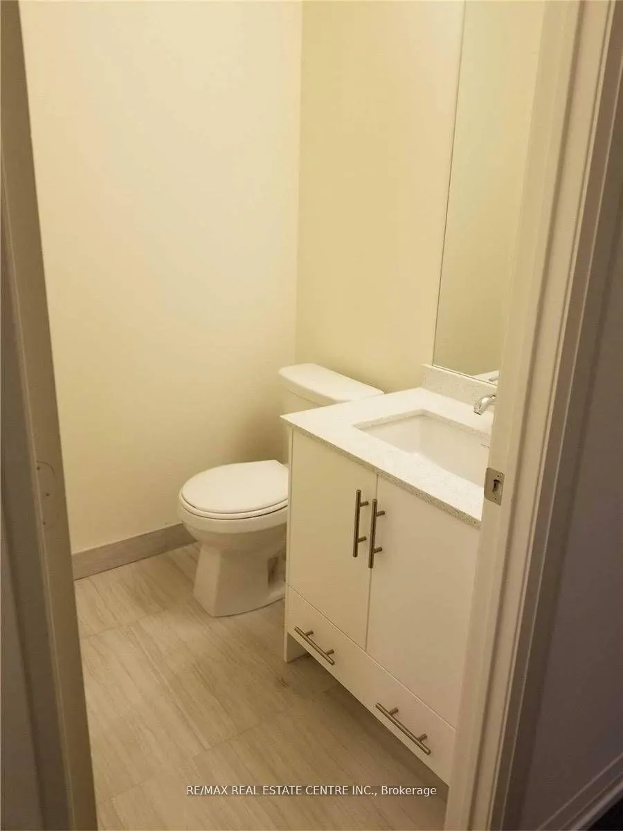 Photo 5 of Unit 2022, 460 Adelaide Street, Toronto, Moss Park — HOMEH
