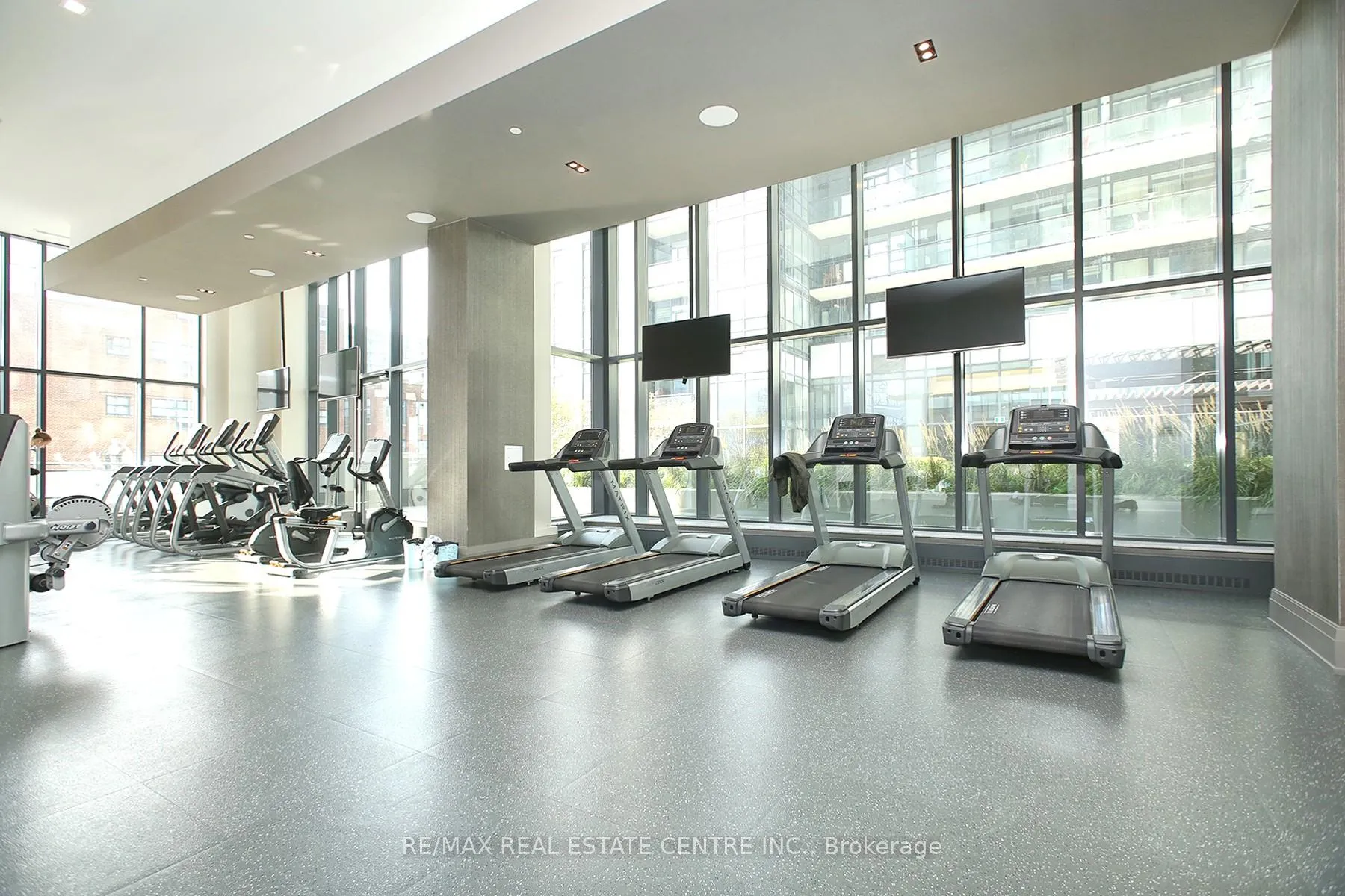 Photo 12 of Unit 2022, 460 Adelaide Street, Toronto, Moss Park — HOMEH