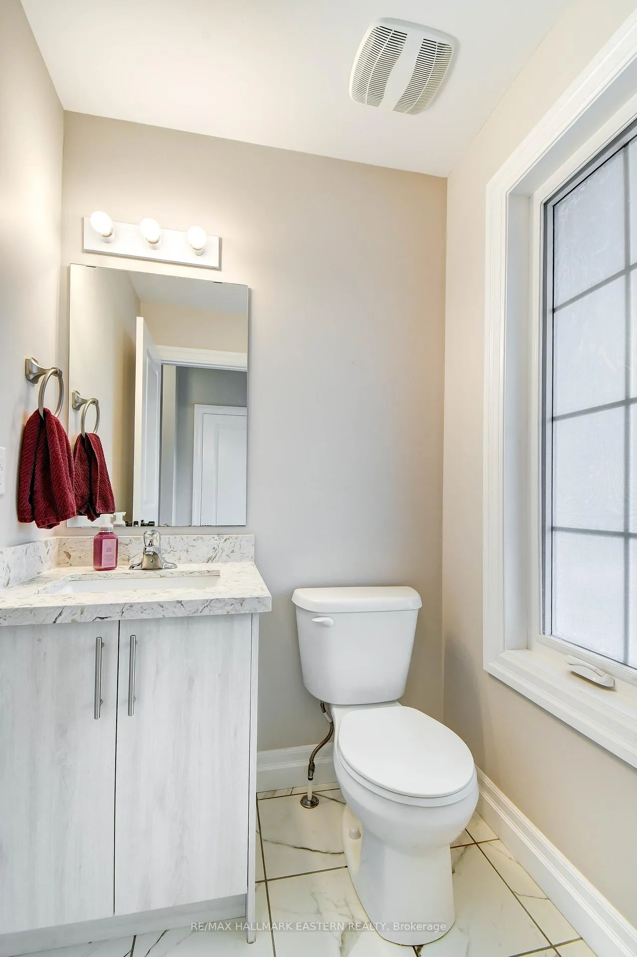Photo 7 of 18 Durham Street, Clarington, Bowmanville — HOMEH