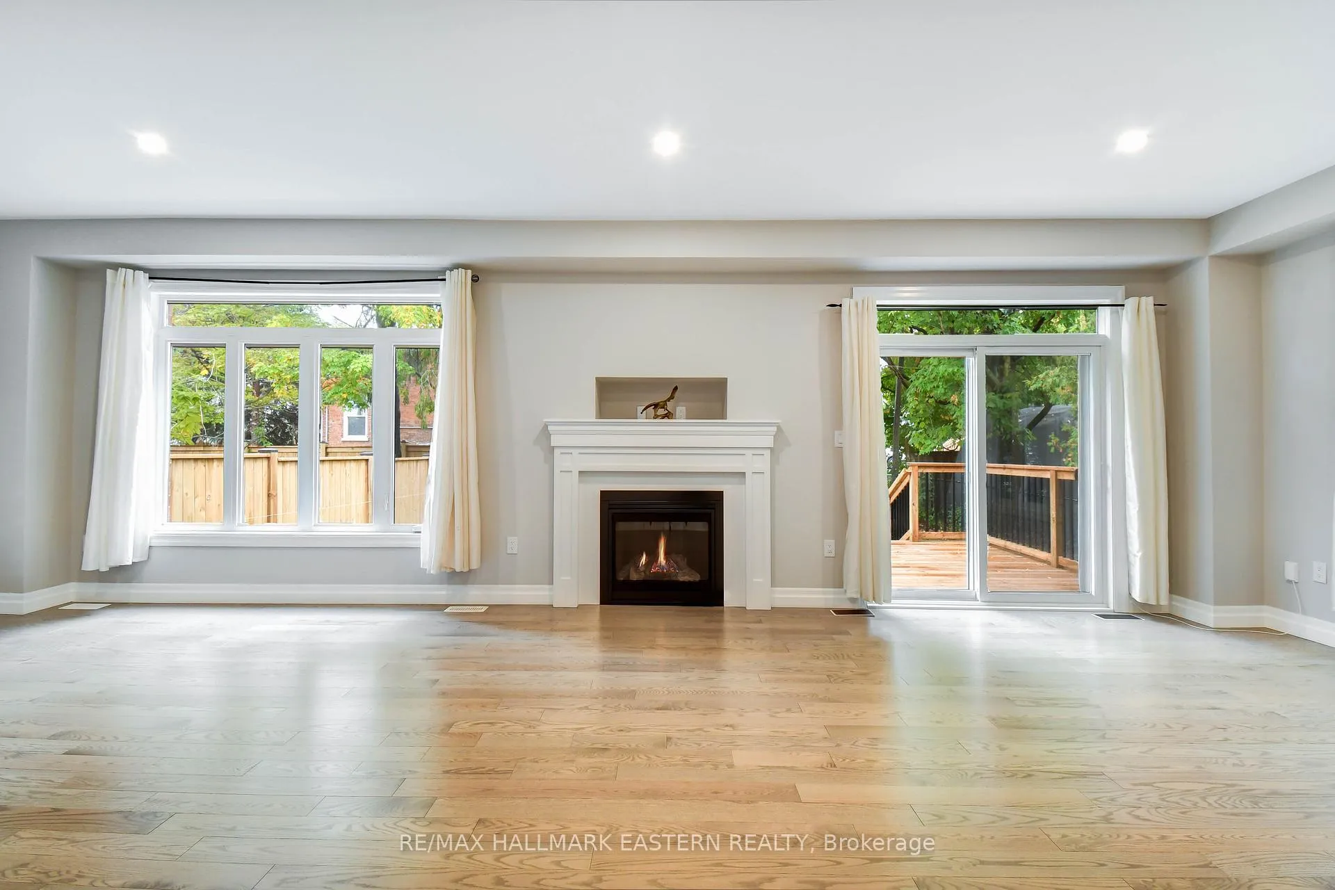 Photo 9 of 18 Durham Street, Clarington, Bowmanville — HOMEH