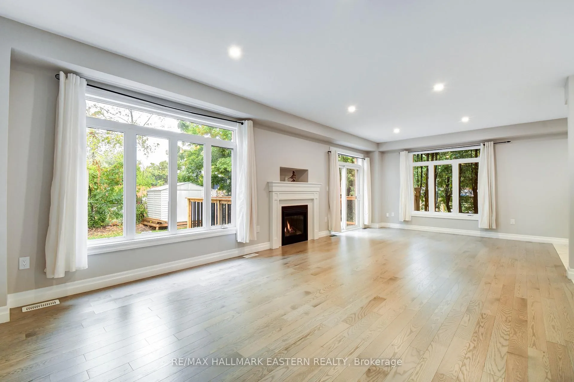 Photo 10 of 18 Durham Street, Clarington, Bowmanville — HOMEH