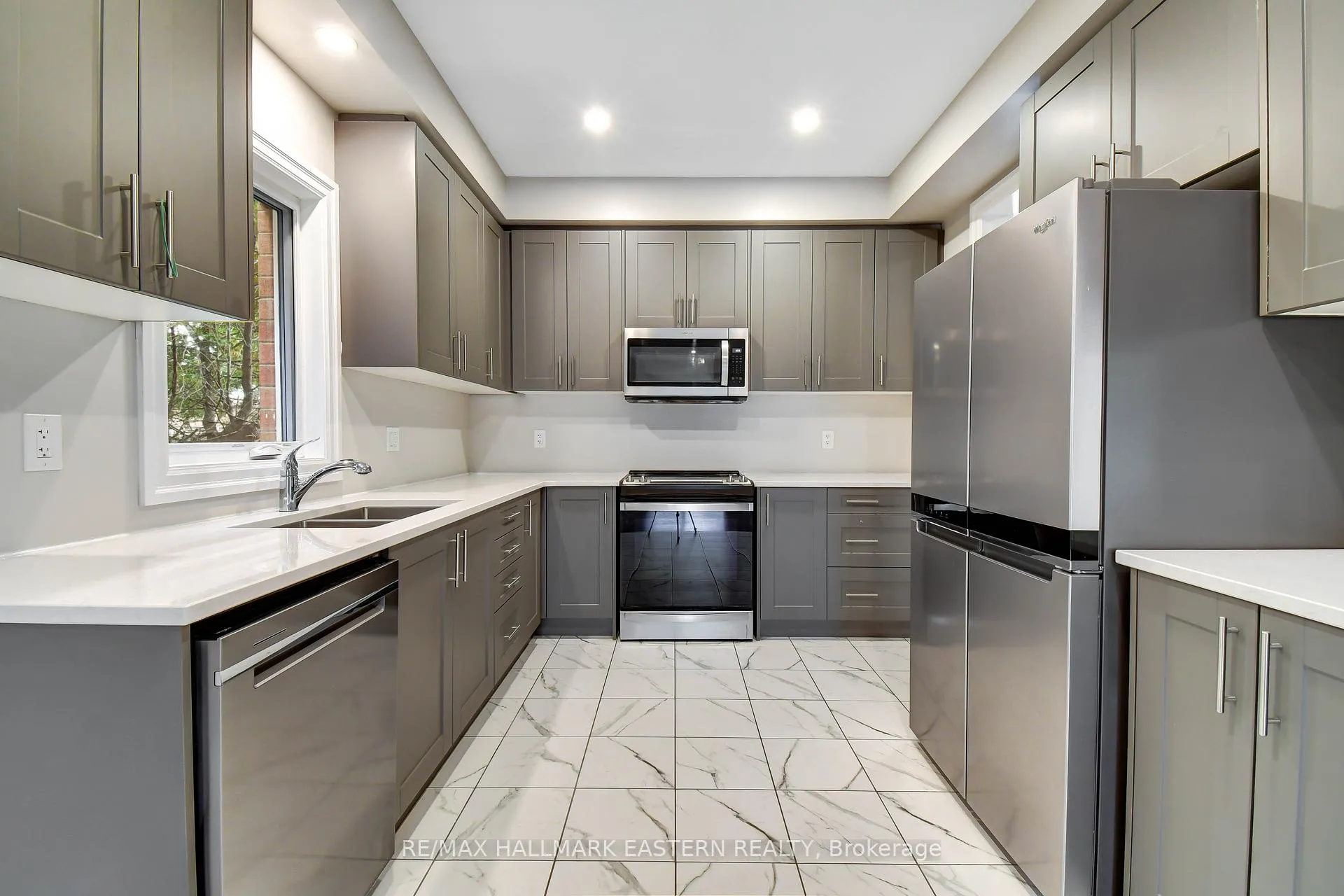 Photo 13 of 18 Durham Street, Clarington, Bowmanville — HOMEH