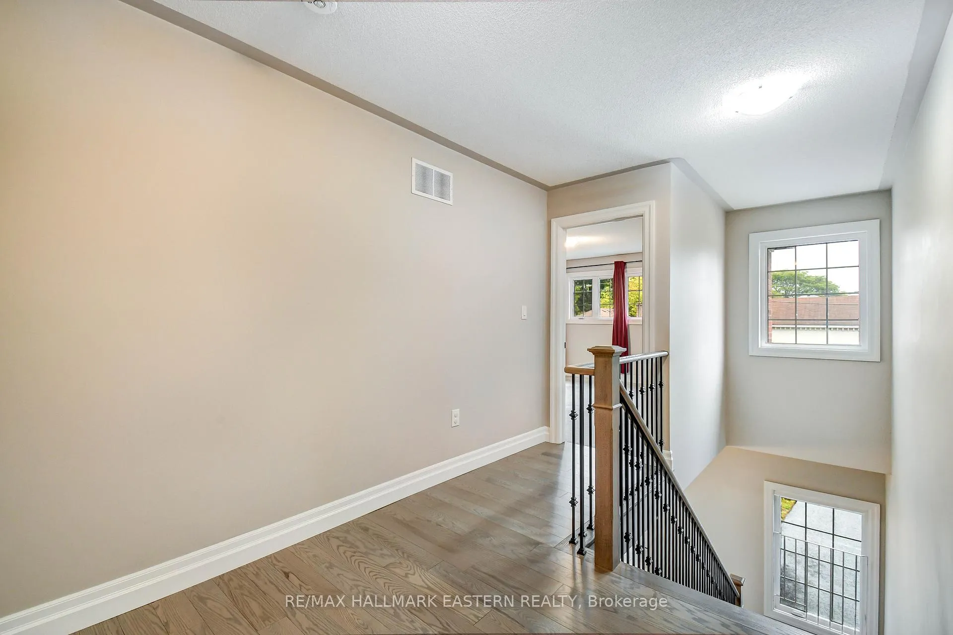 Photo 18 of 18 Durham Street, Clarington, Bowmanville — HOMEH