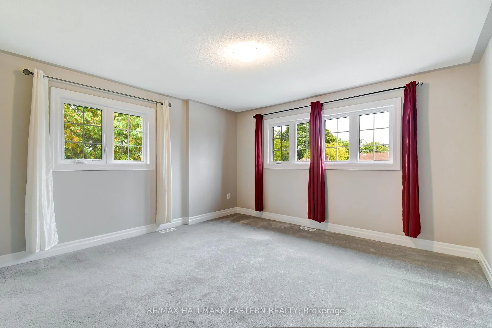 Photo 19 of 18 Durham Street, Clarington, Bowmanville — HOMEH