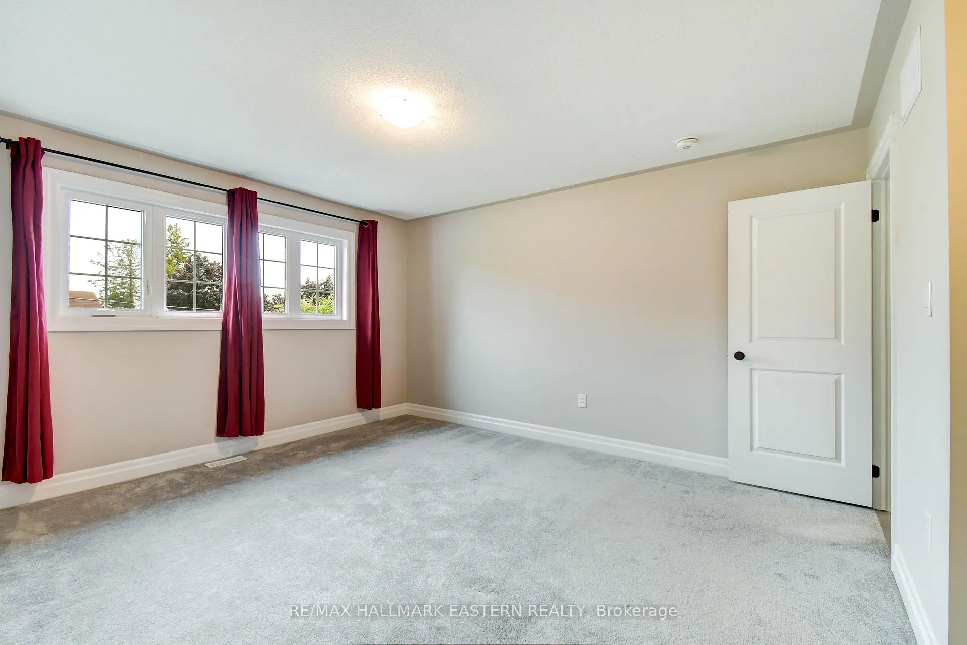 Photo 20 of 18 Durham Street, Clarington, Bowmanville — HOMEH