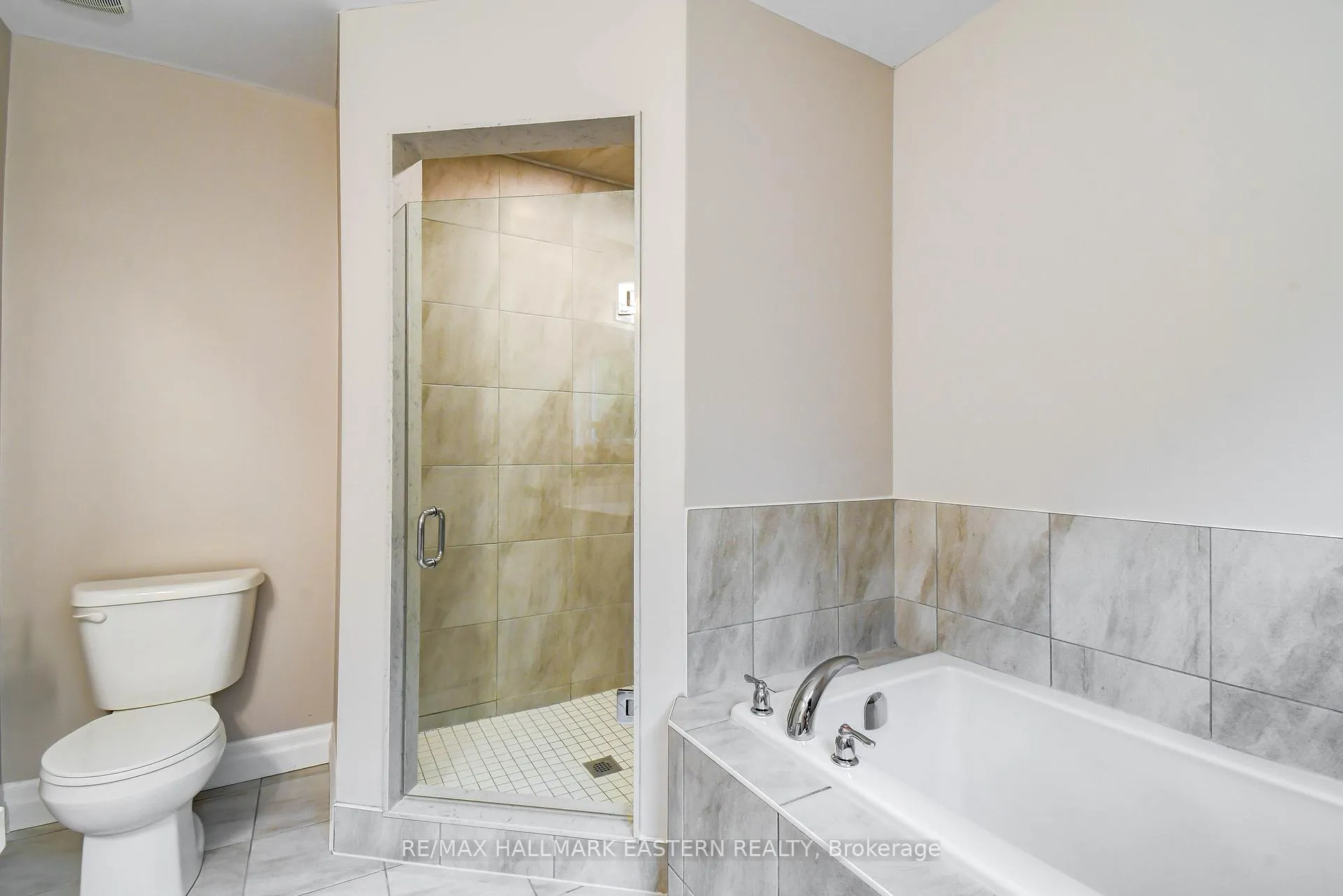 Photo 22 of 18 Durham Street, Clarington, Bowmanville — HOMEH