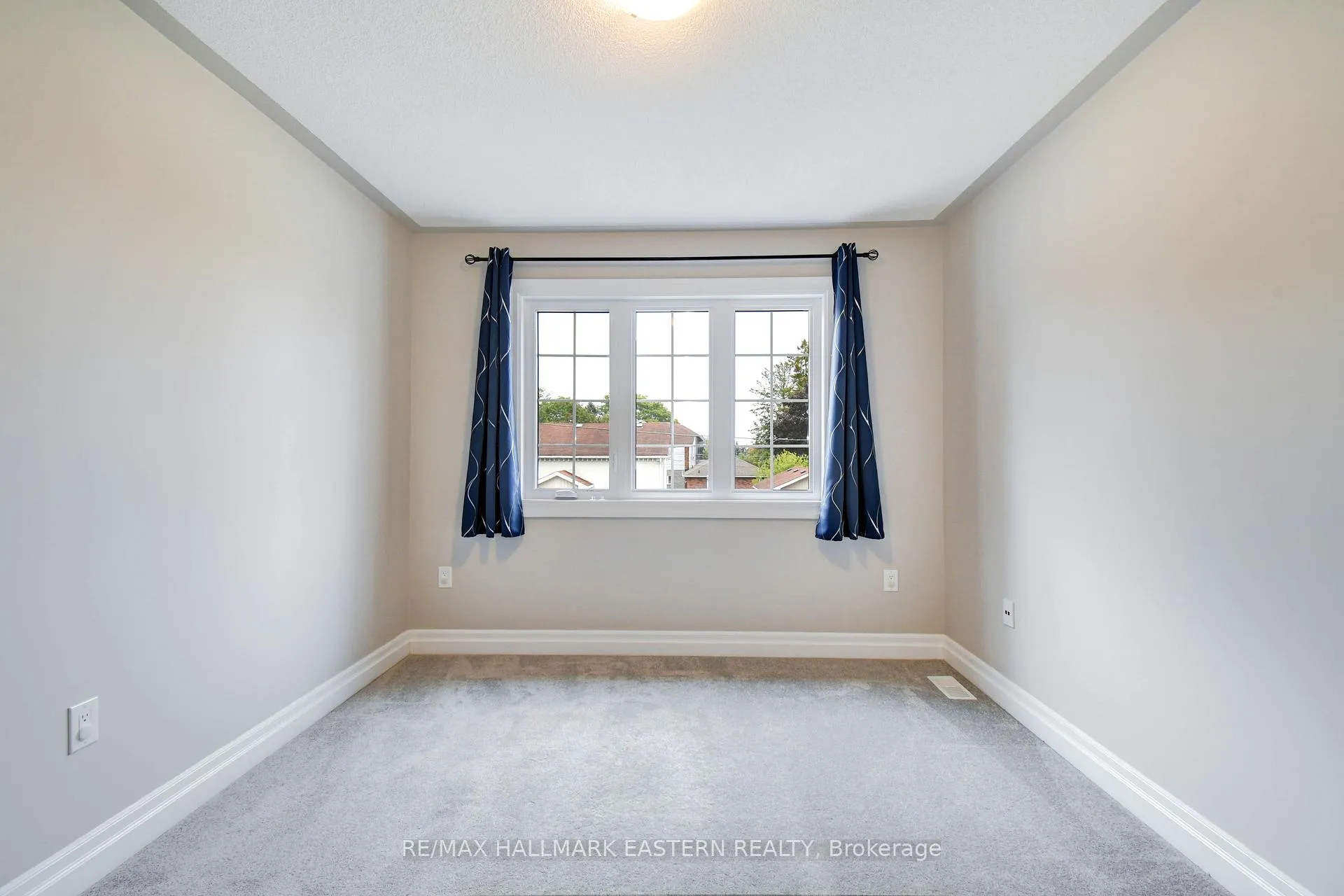 Photo 23 of 18 Durham Street, Clarington, Bowmanville — HOMEH