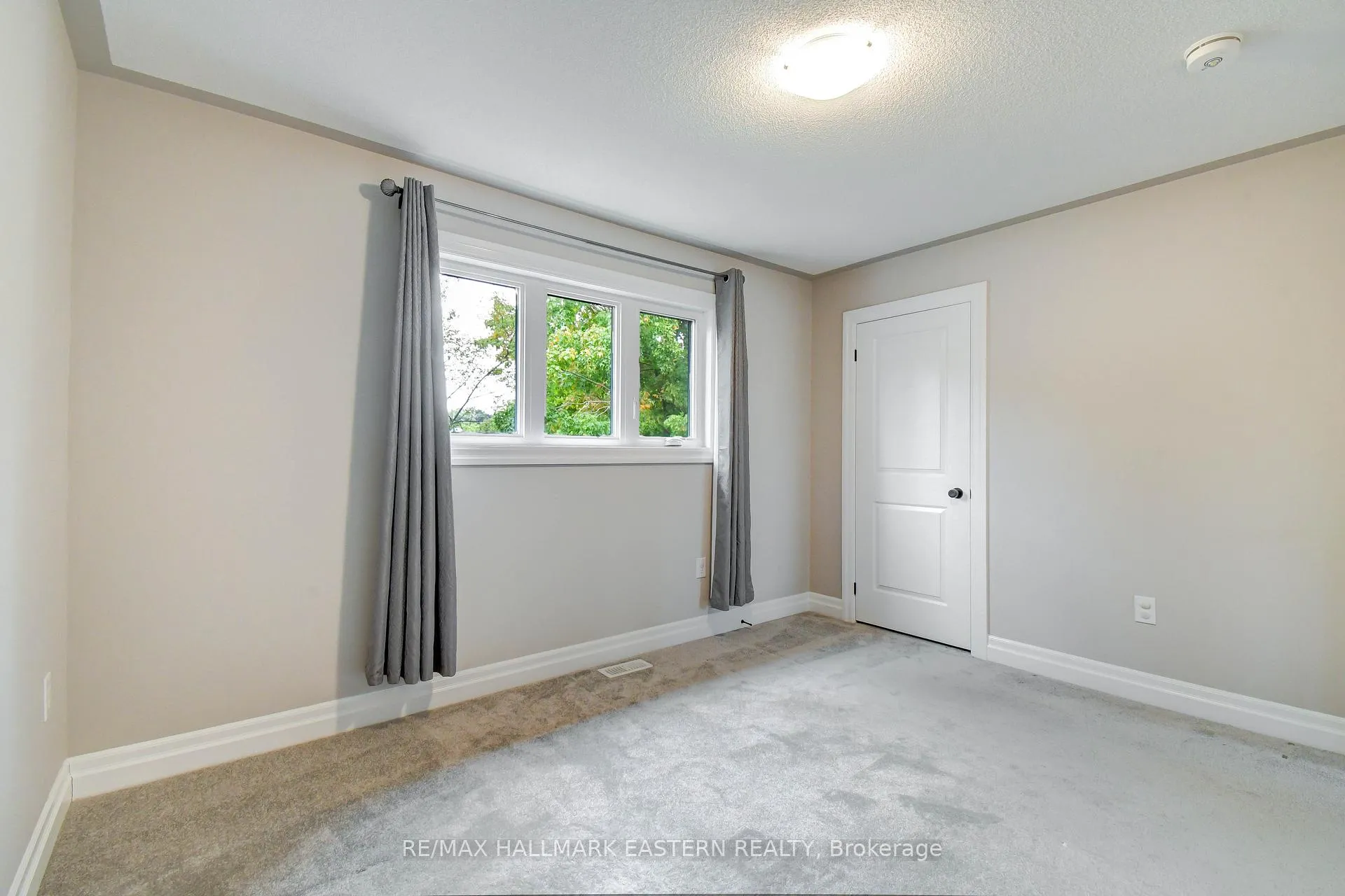 Photo 25 of 18 Durham Street, Clarington, Bowmanville — HOMEH