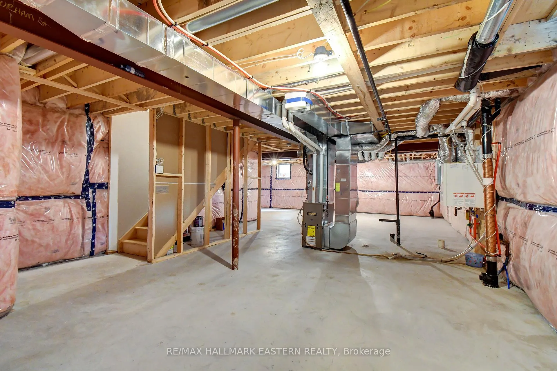 Photo 31 of 18 Durham Street, Clarington, Bowmanville — HOMEH