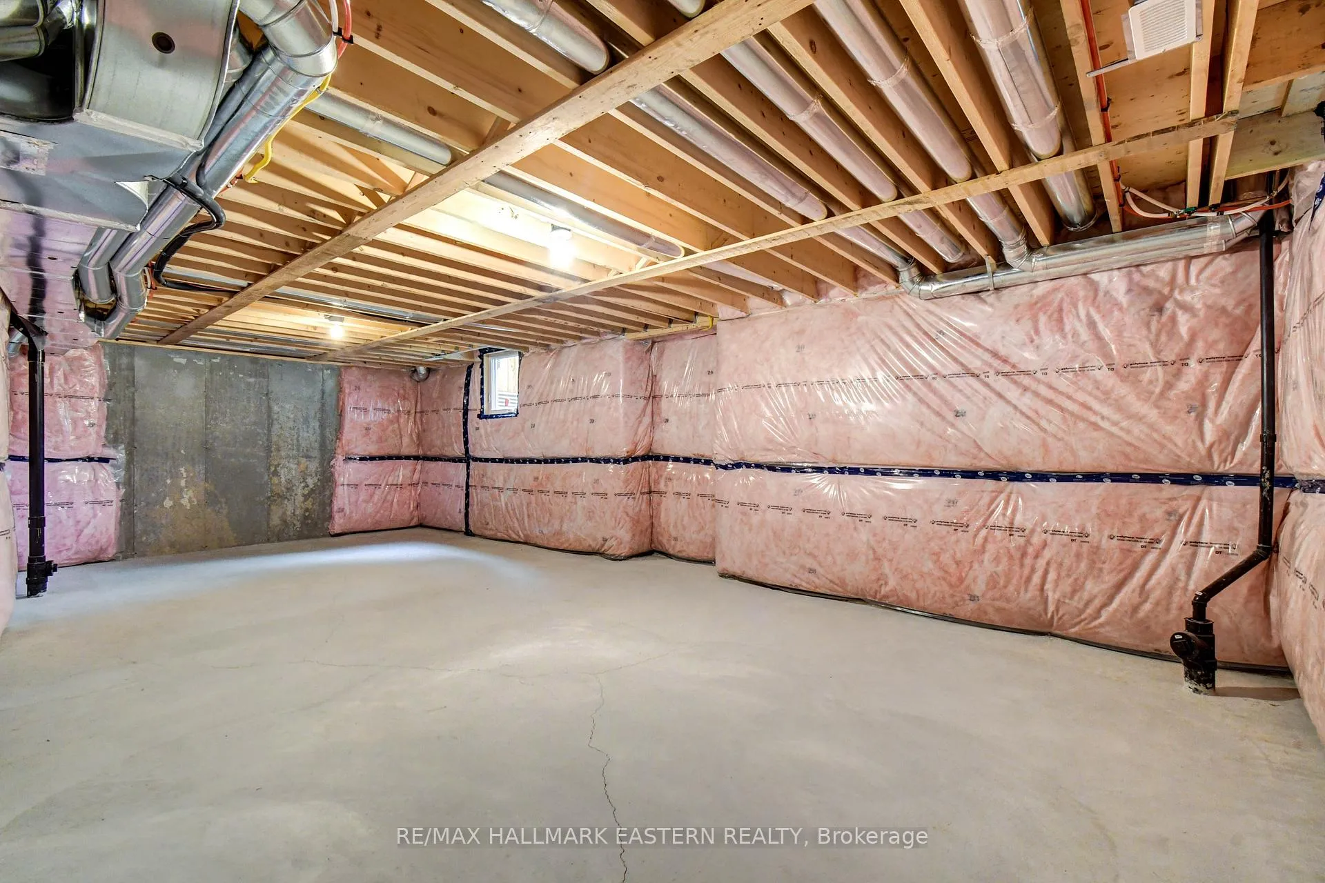 Photo 33 of 18 Durham Street, Clarington, Bowmanville — HOMEH