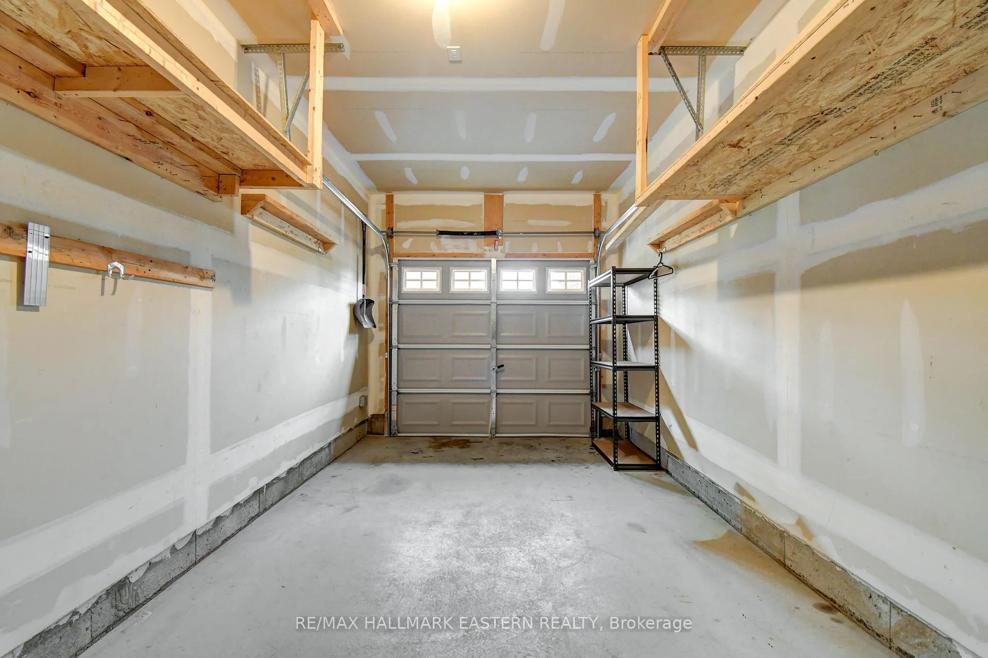 Photo 34 of 18 Durham Street, Clarington, Bowmanville — HOMEH