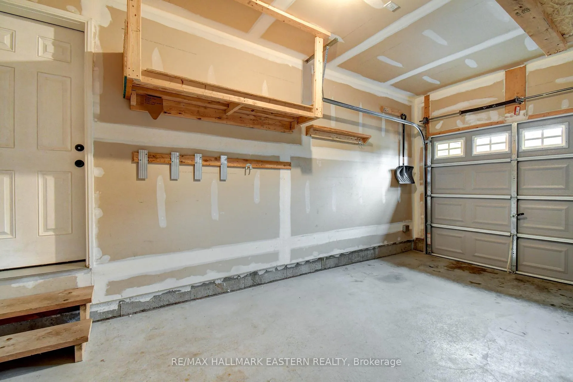Photo 35 of 18 Durham Street, Clarington, Bowmanville — HOMEH