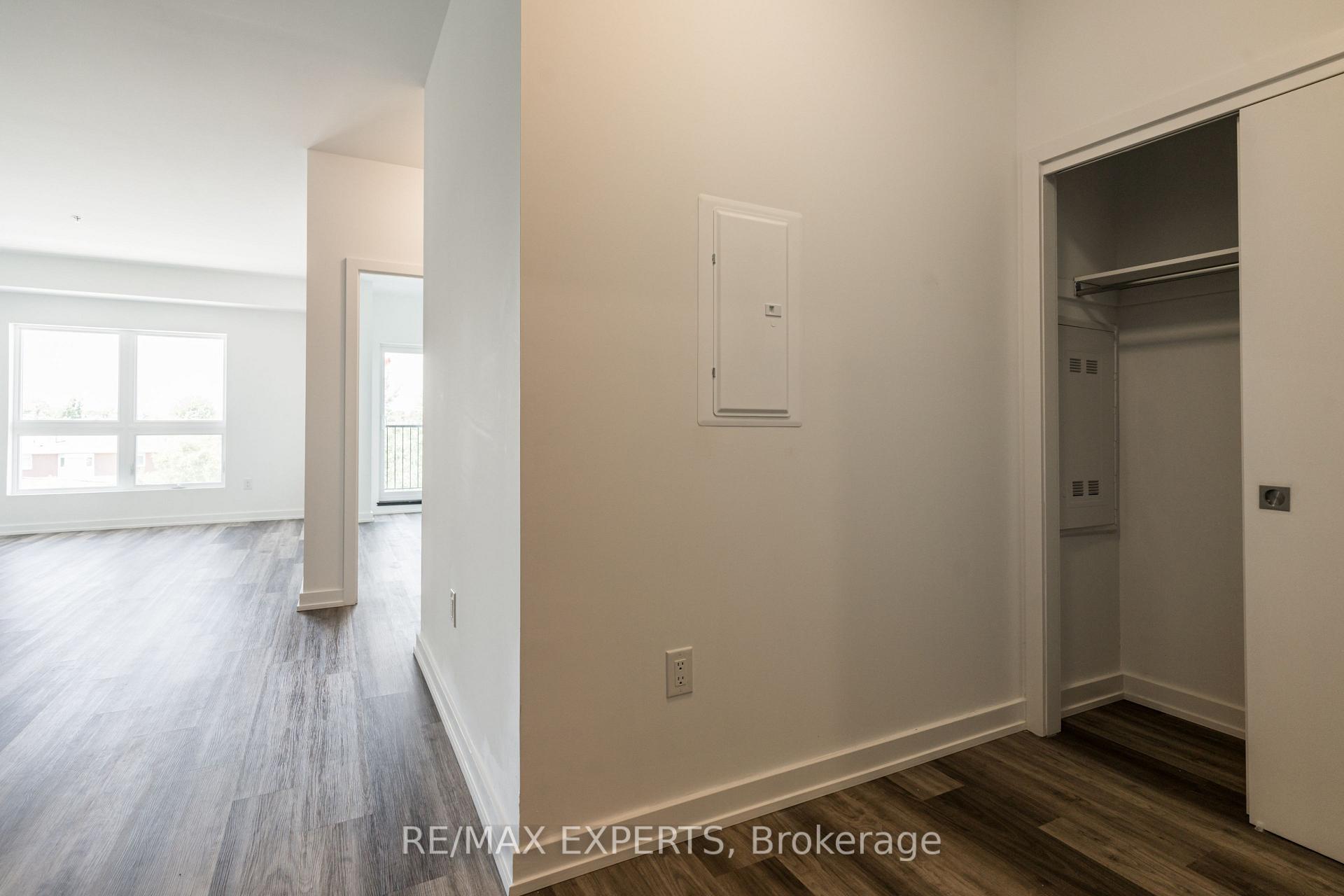 Photo 3 of Unit 307, 430 Essa Road, Barrie, Holly — HOMEH