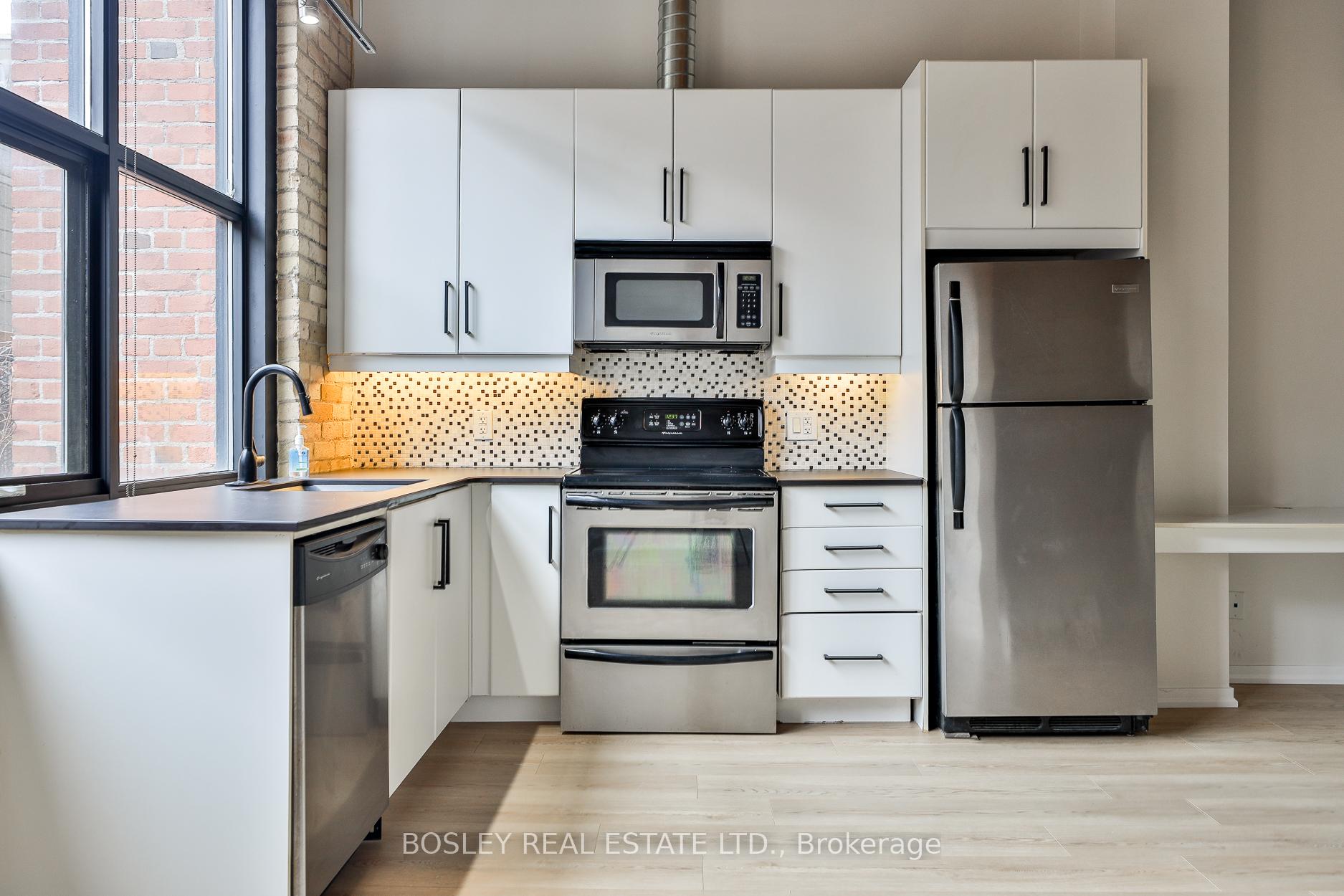 Photo 4 of Unit 202, 736 Dundas Street E, Toronto, Regent Park — HOMEH