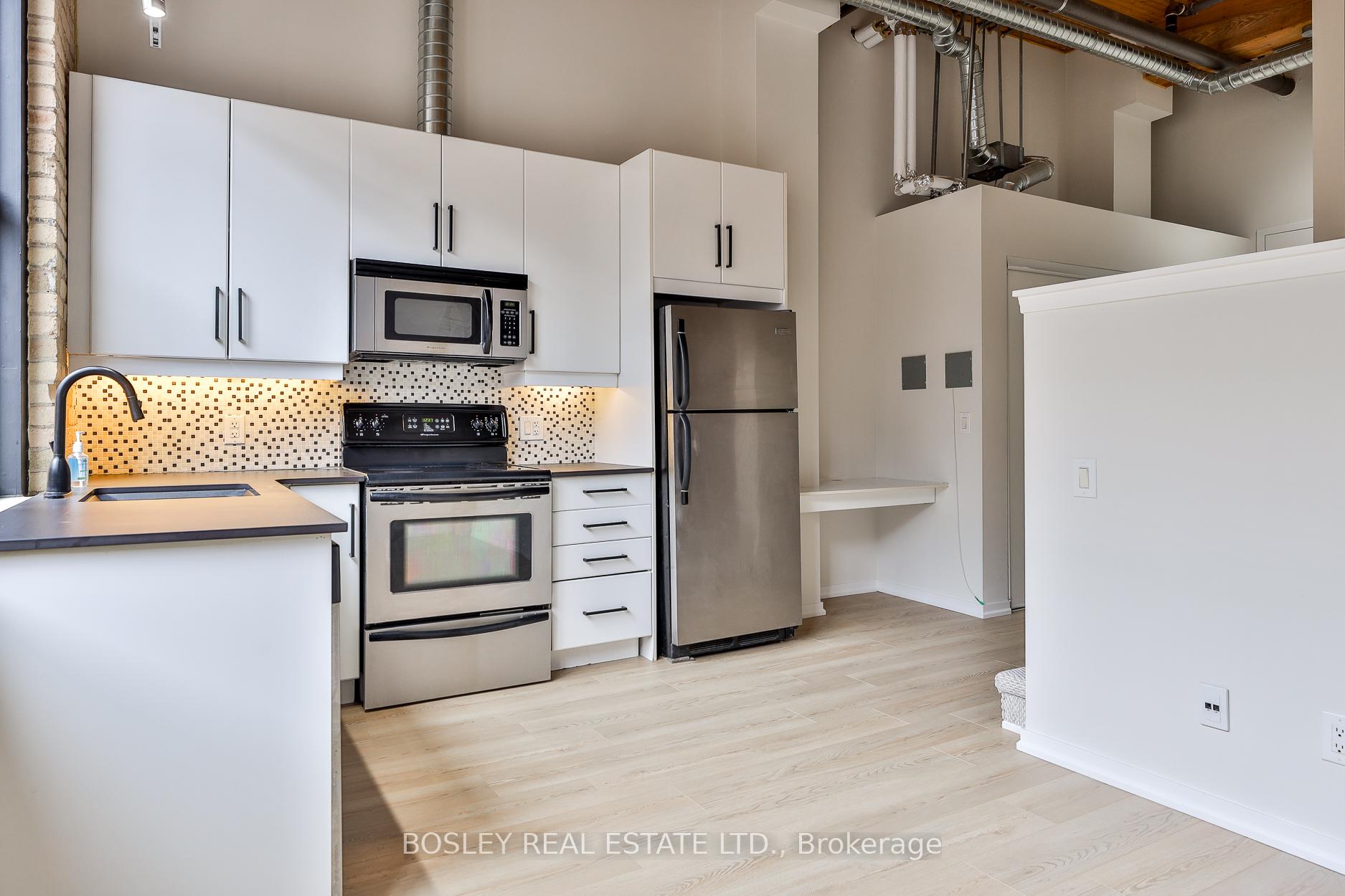 Photo 5 of Unit 202, 736 Dundas Street E, Toronto, Regent Park — HOMEH